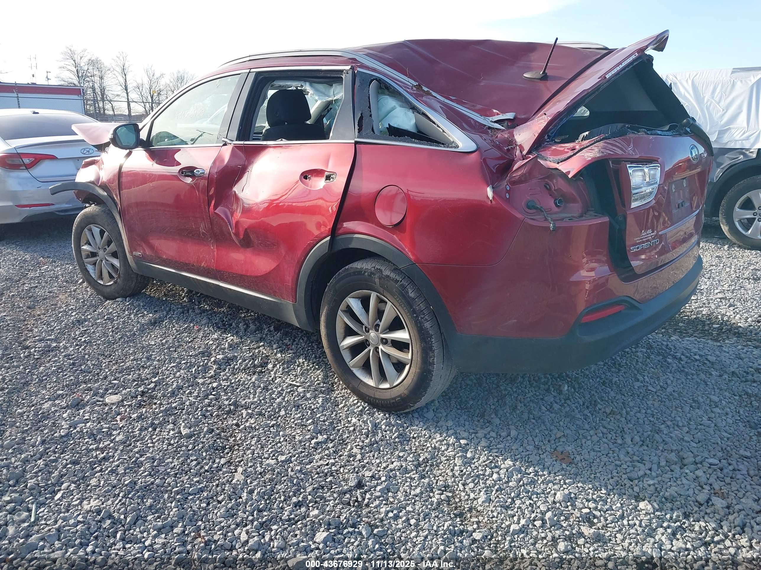 KIA SORENTO image 3