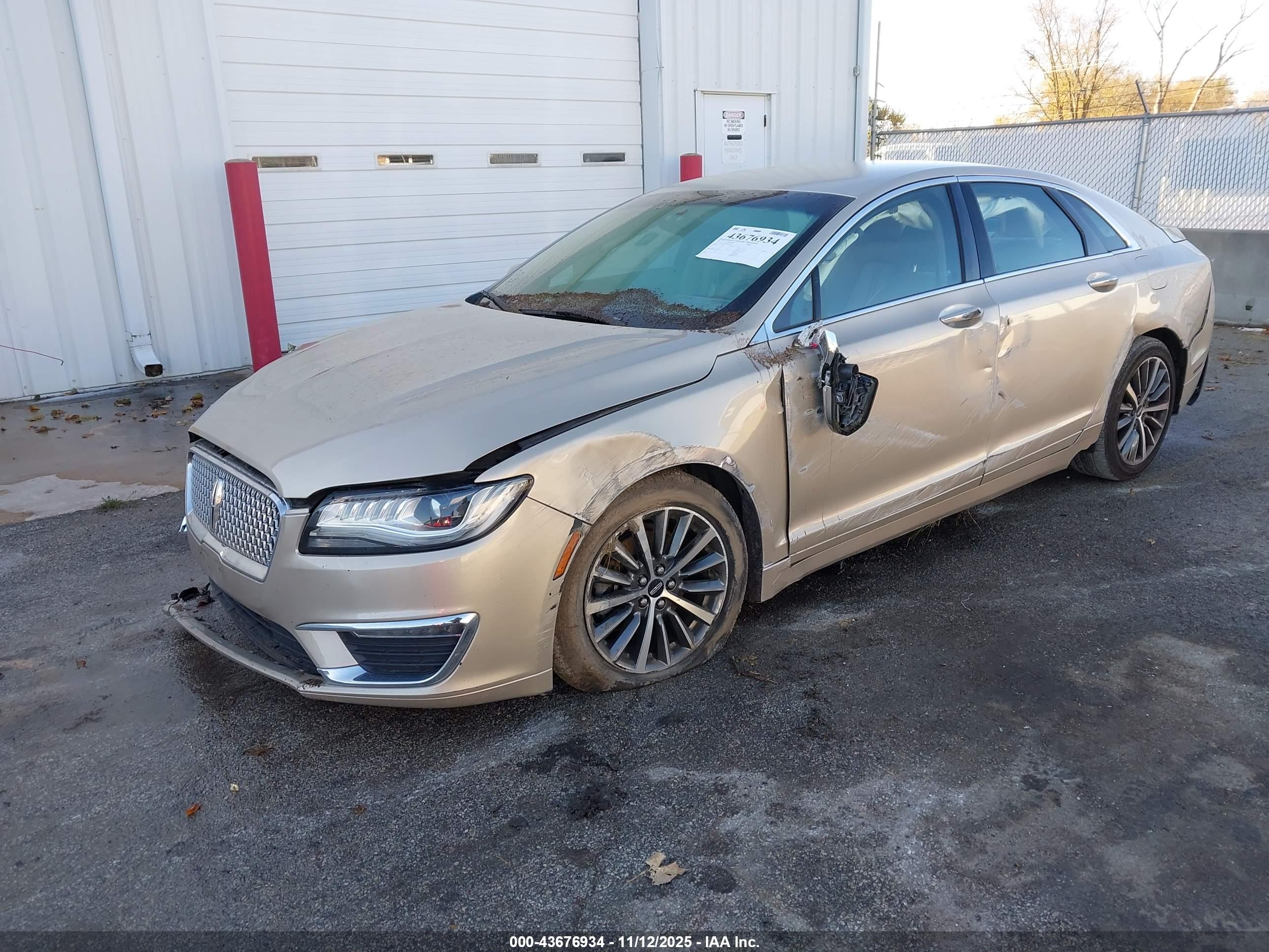 LINCOLN MKZ image 2