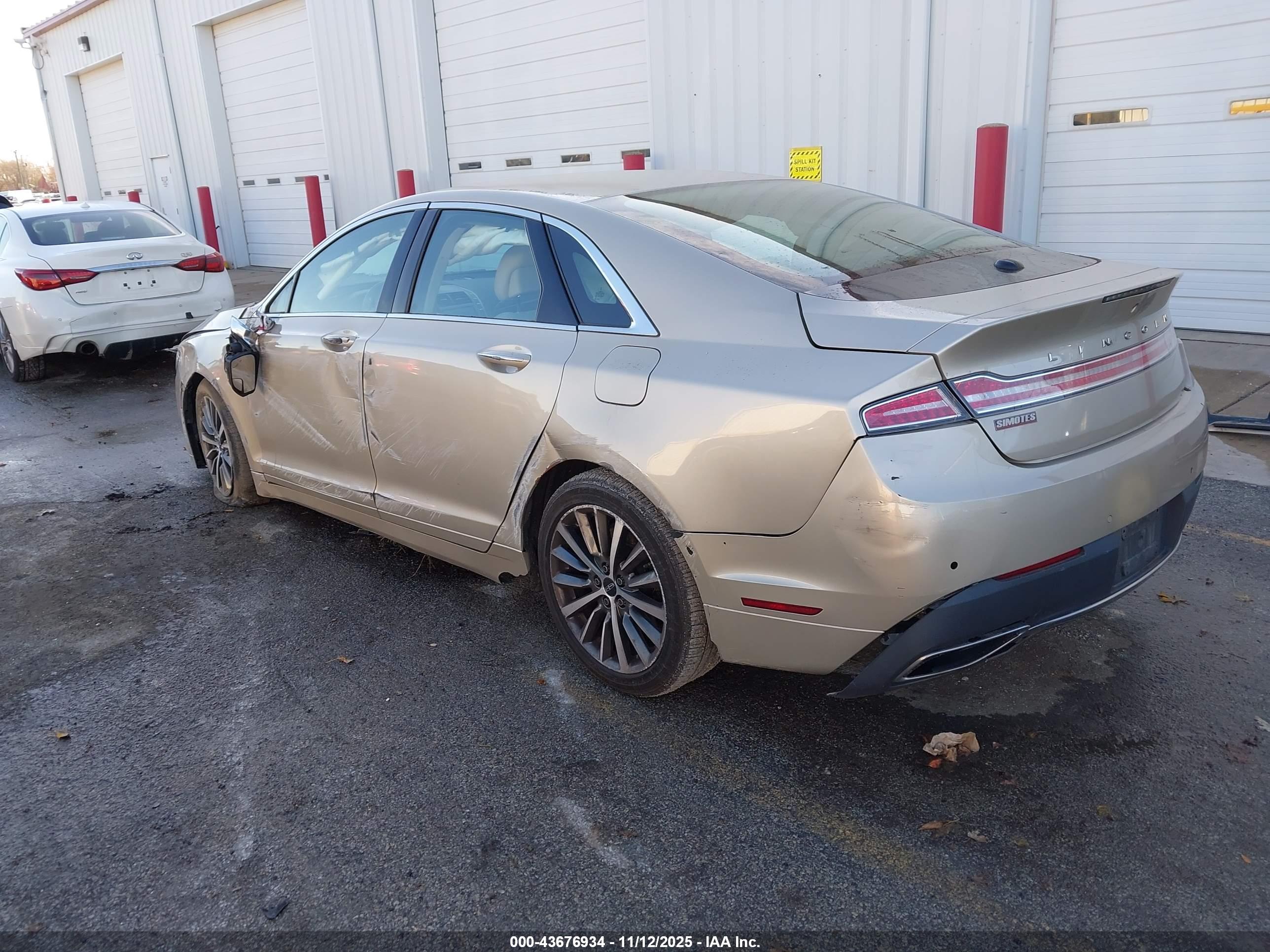 LINCOLN MKZ image 3