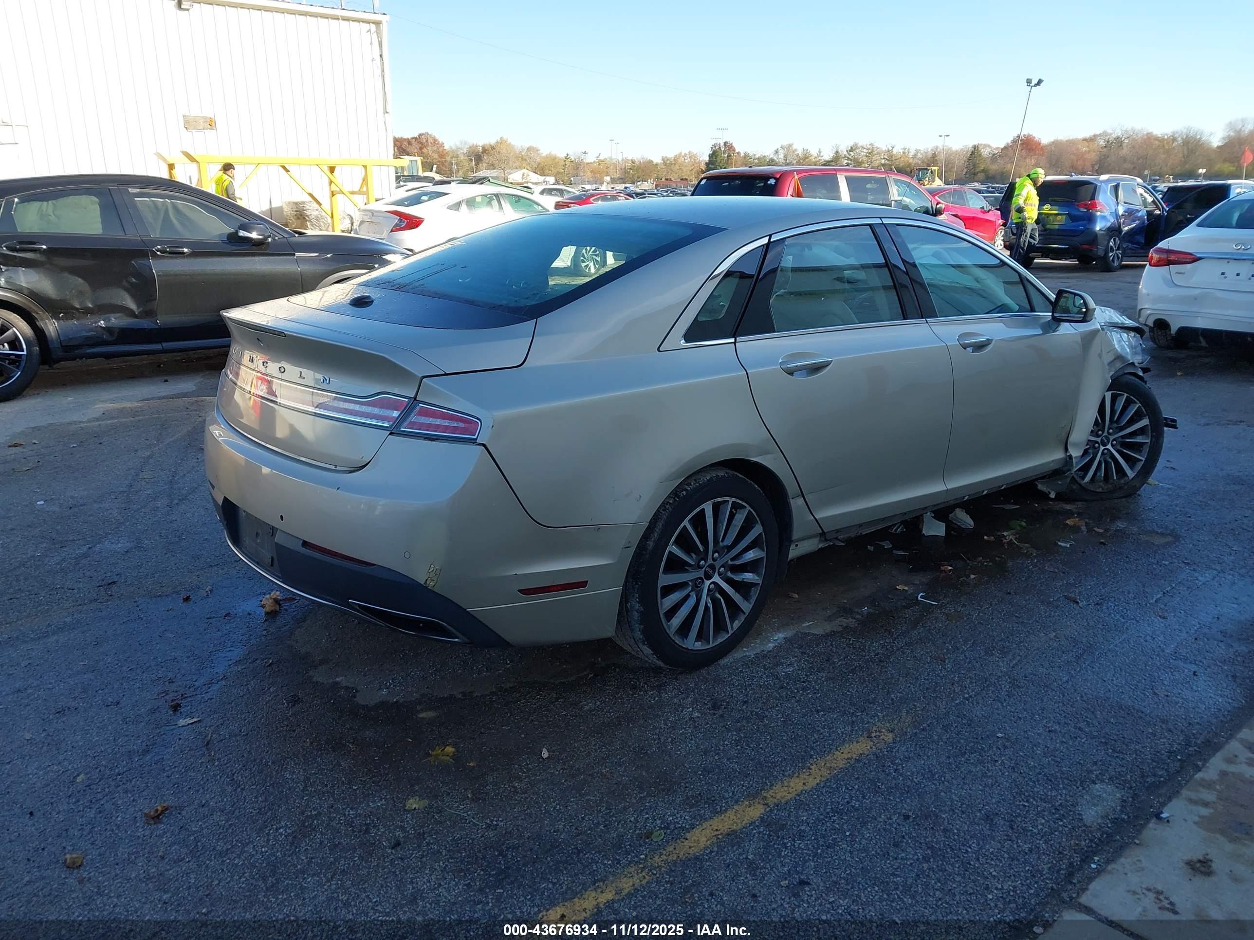 LINCOLN MKZ image 4