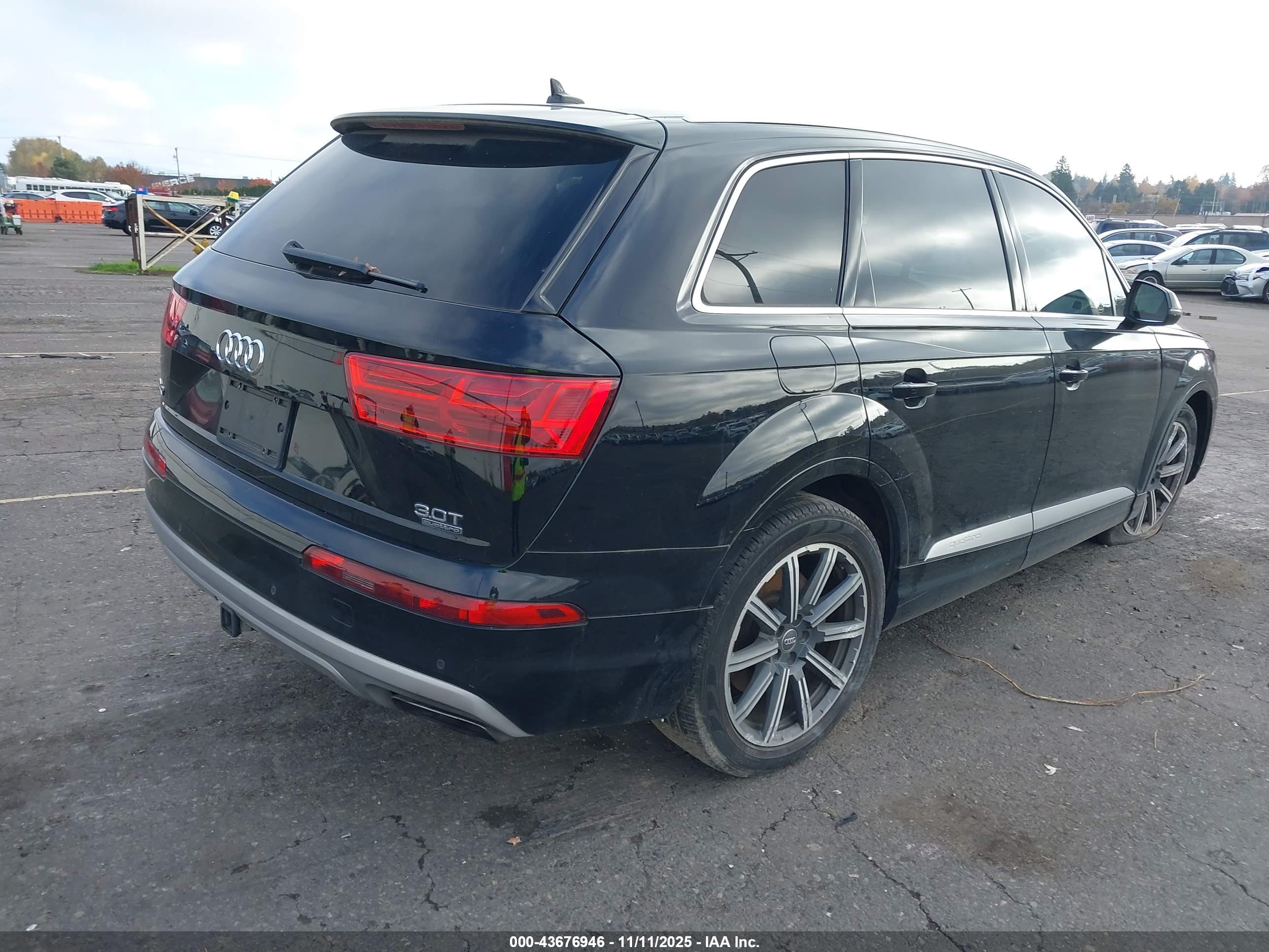 AUDI Q7 image 4