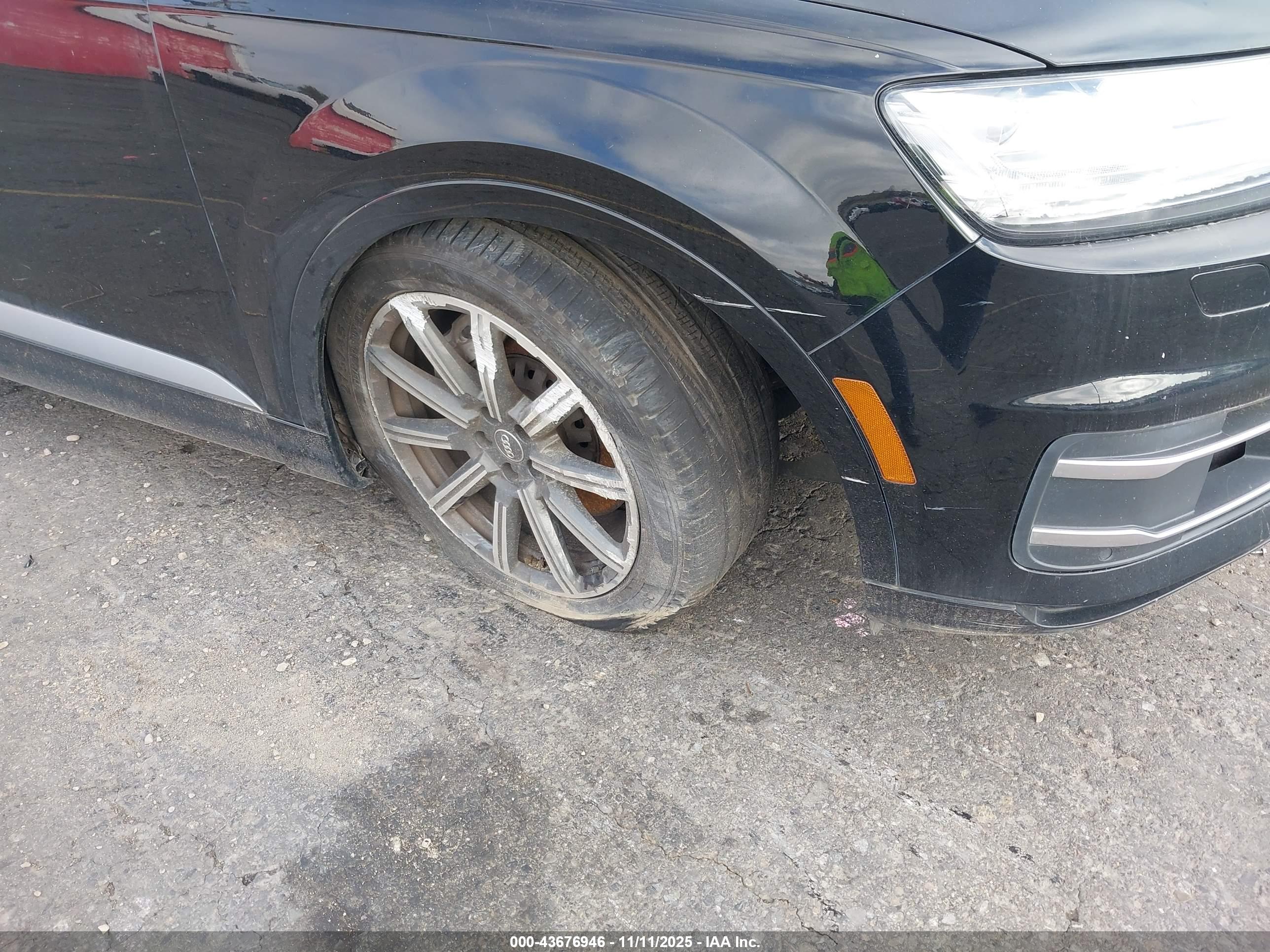 AUDI Q7 image 6