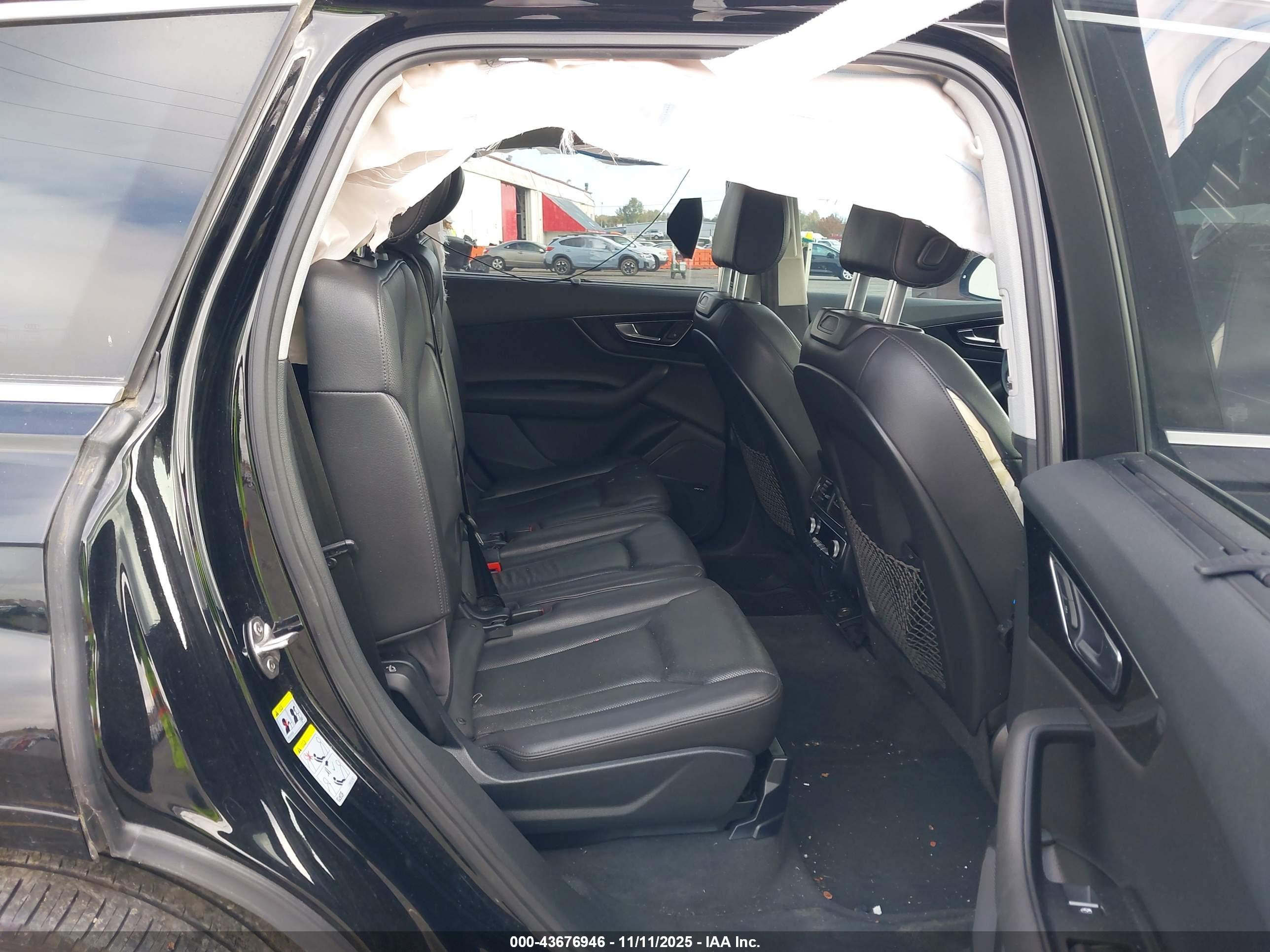 AUDI Q7 image 8
