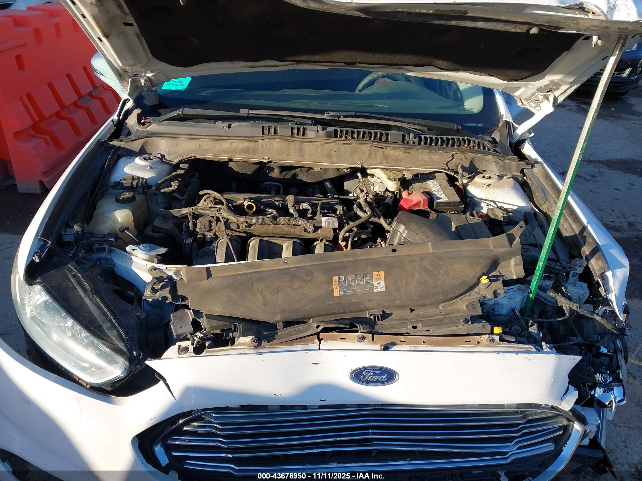 FORD FUSION image 10