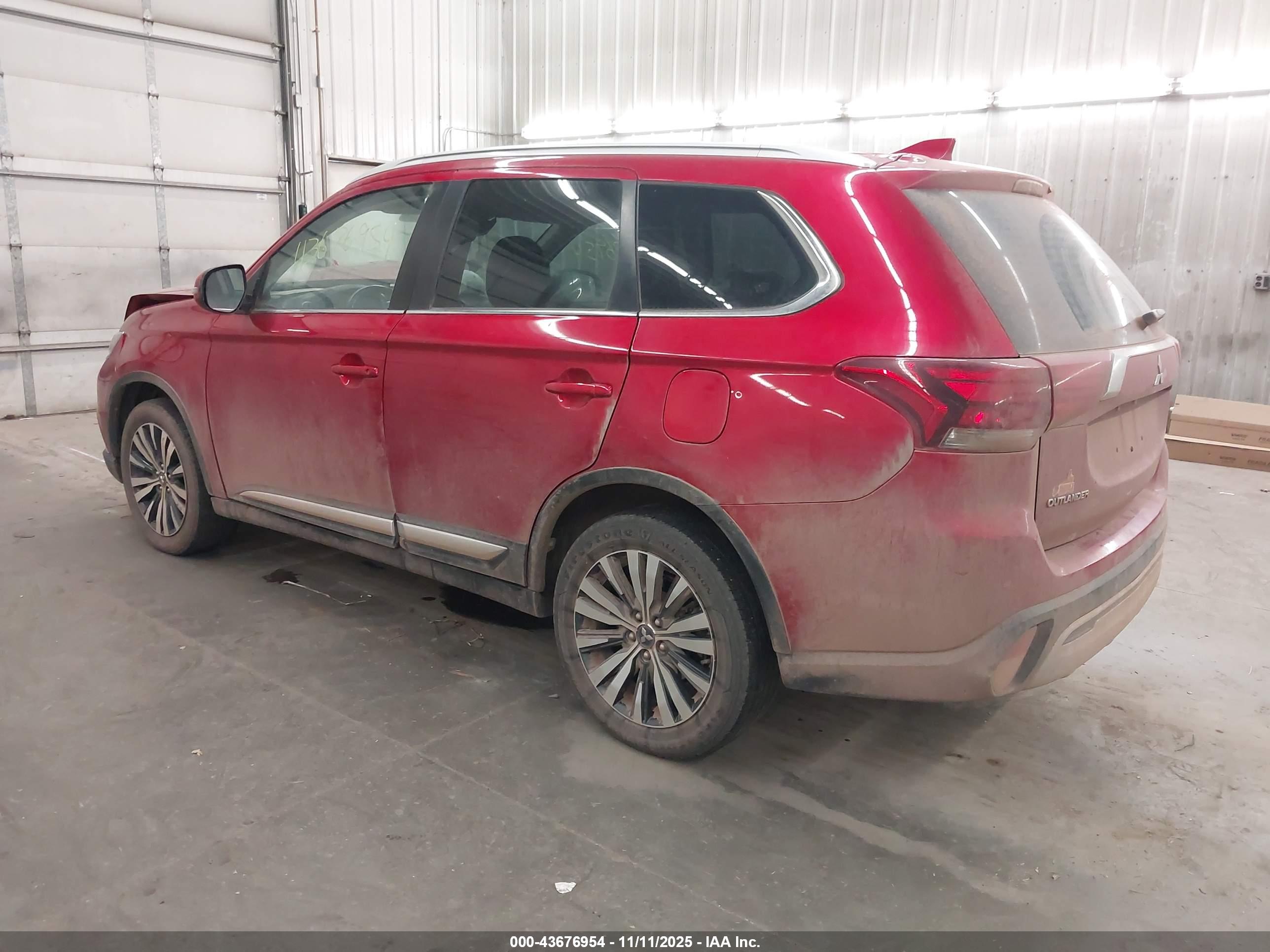 MITSUBISHI OUTLANDER image 3