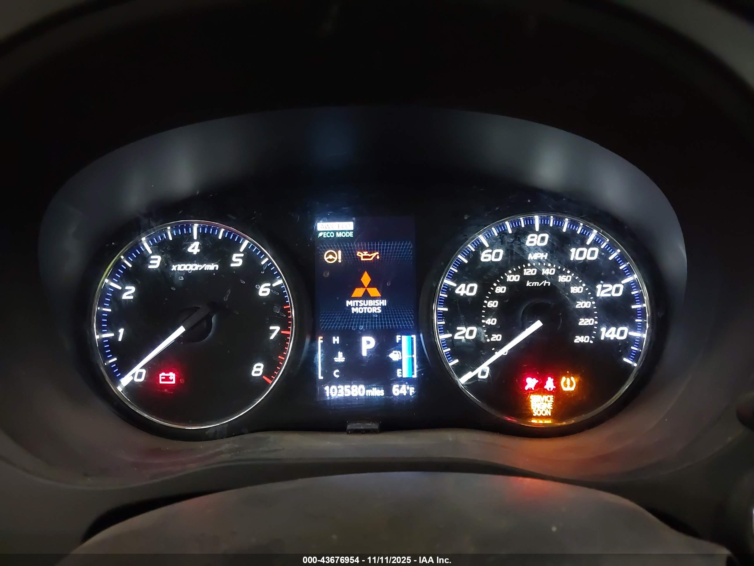 MITSUBISHI OUTLANDER image 7