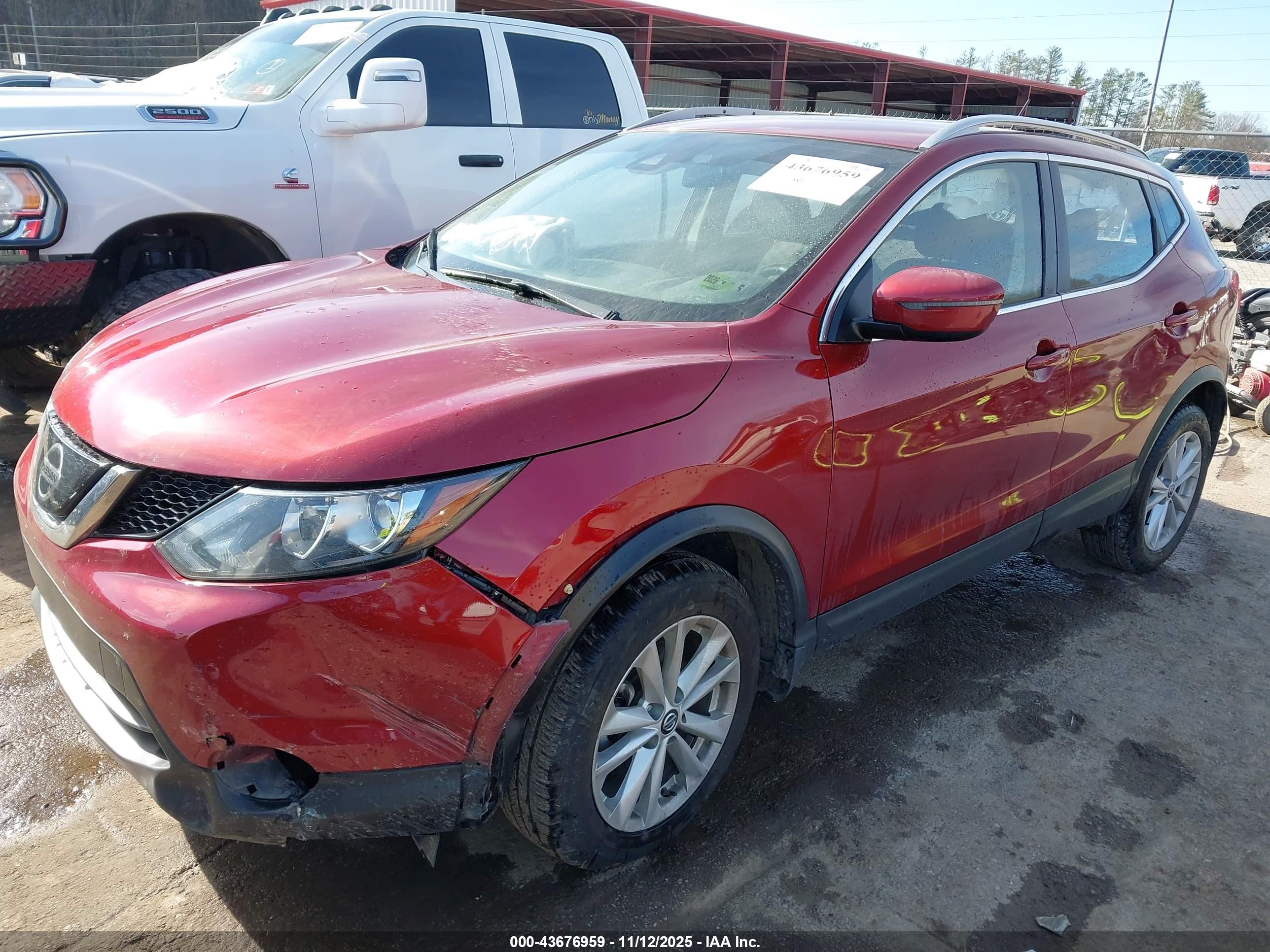 NISSAN ROGUE image 2