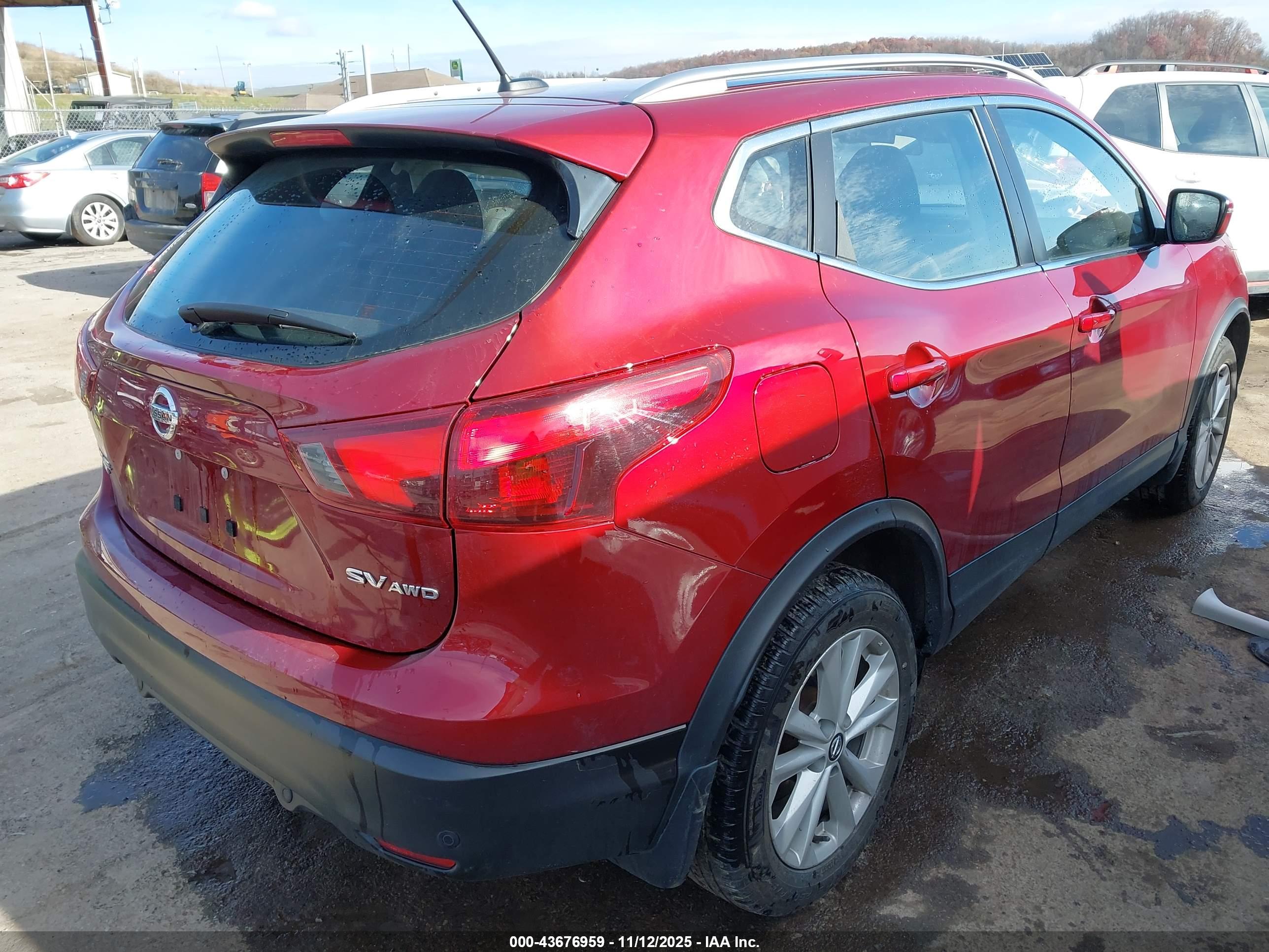 NISSAN ROGUE image 4