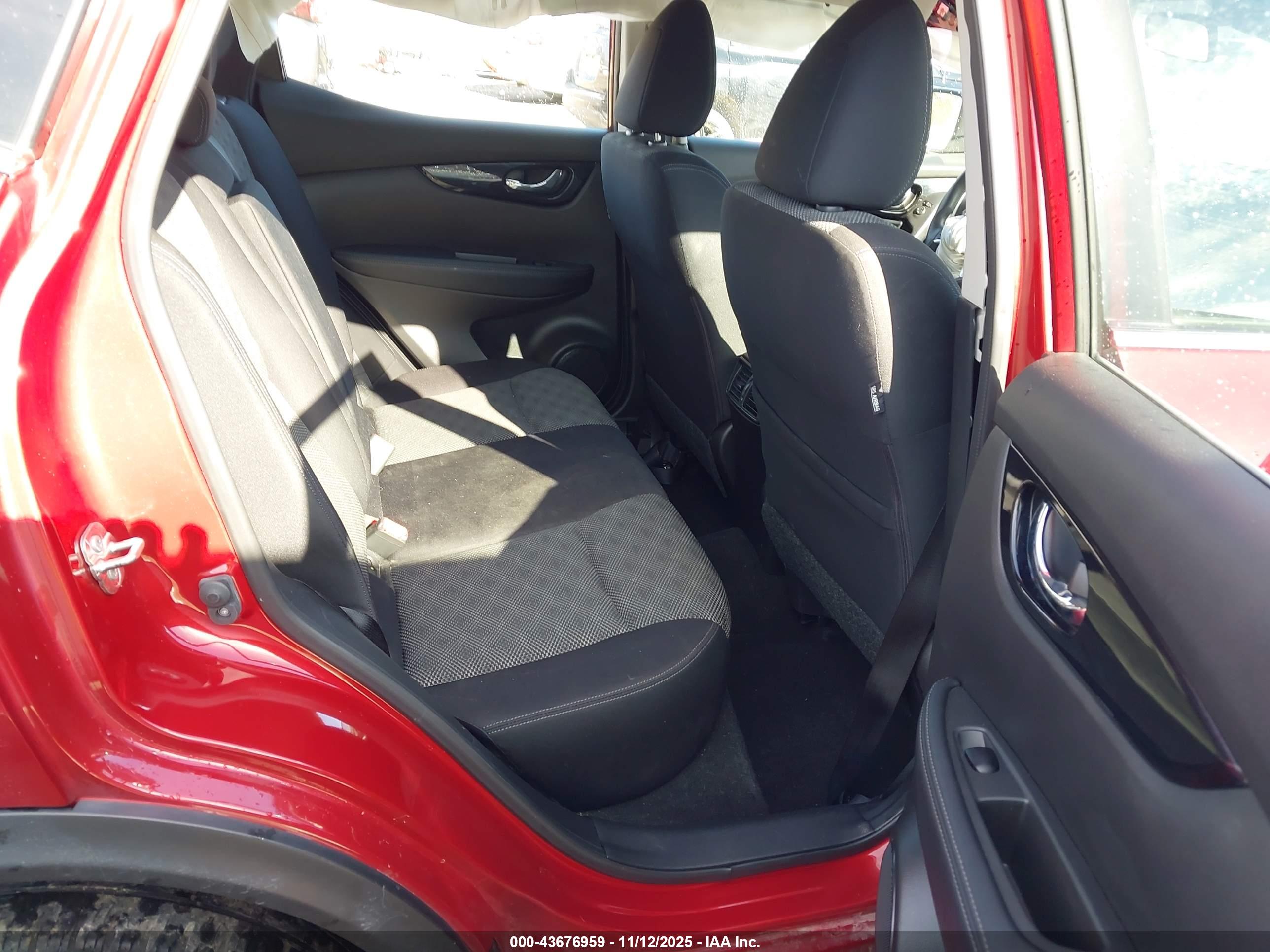 NISSAN ROGUE image 8