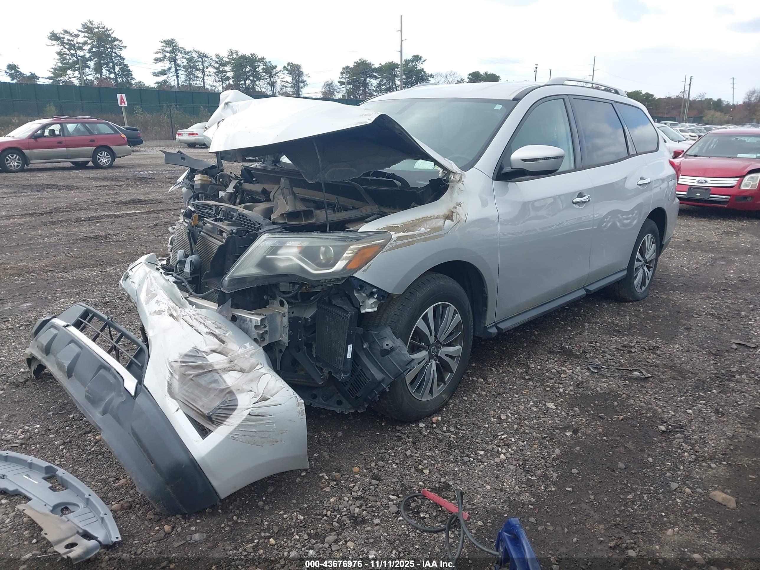 NISSAN PATHFINDER image 2