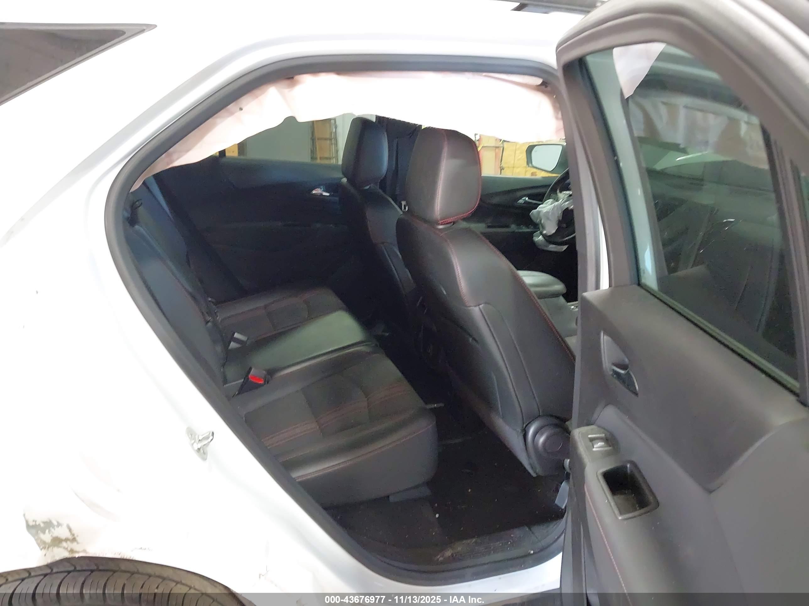 CHEVROLET EQUINOX image 8