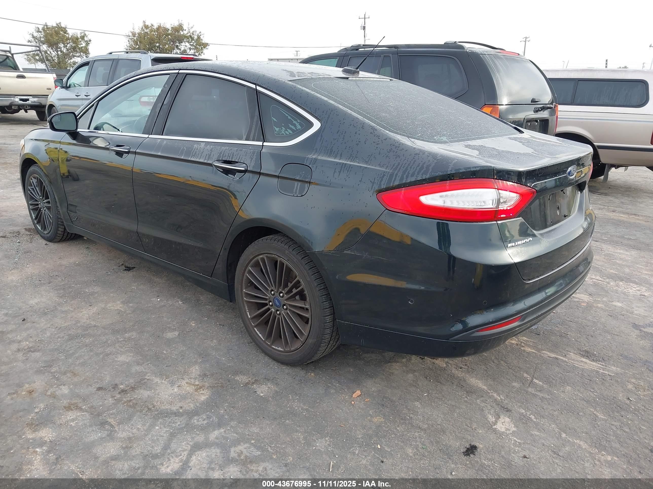 FORD FUSION image 3