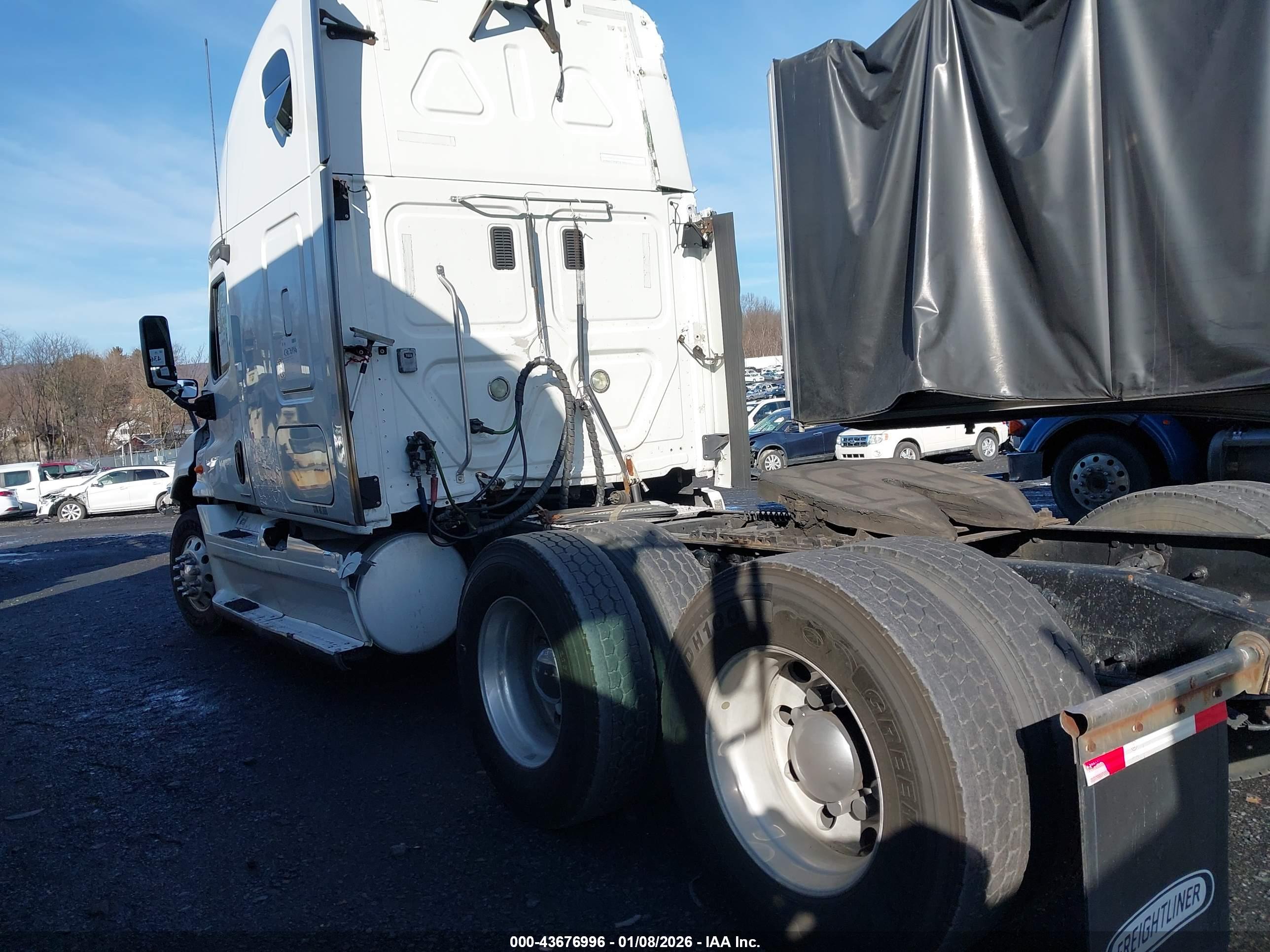 FREIGHTLINER CASCADIA image 3