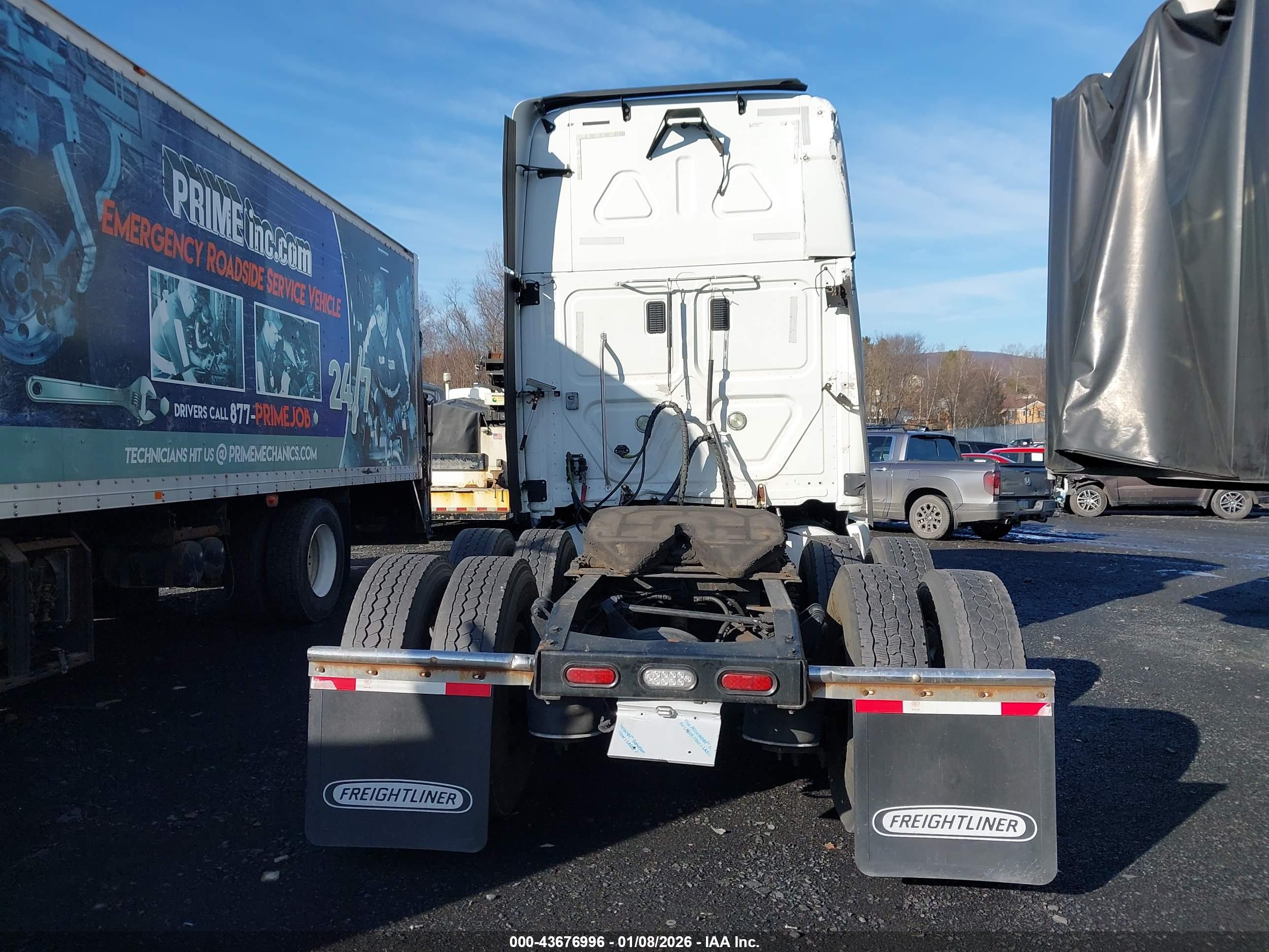 FREIGHTLINER CASCADIA image 8