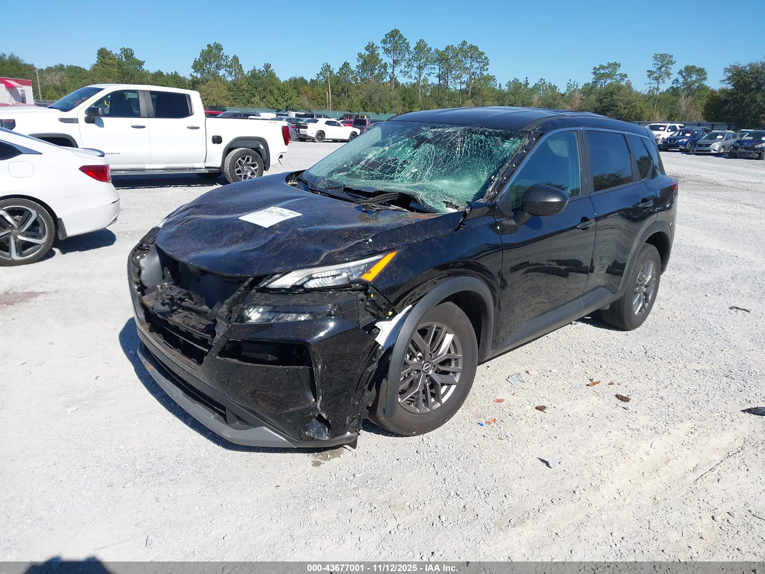 NISSAN ROGUE image 2