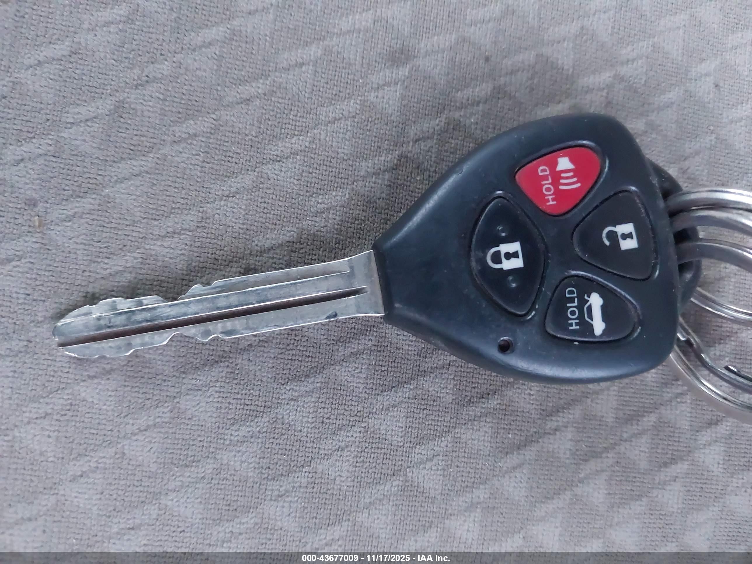 TOYOTA CAMRY image 11