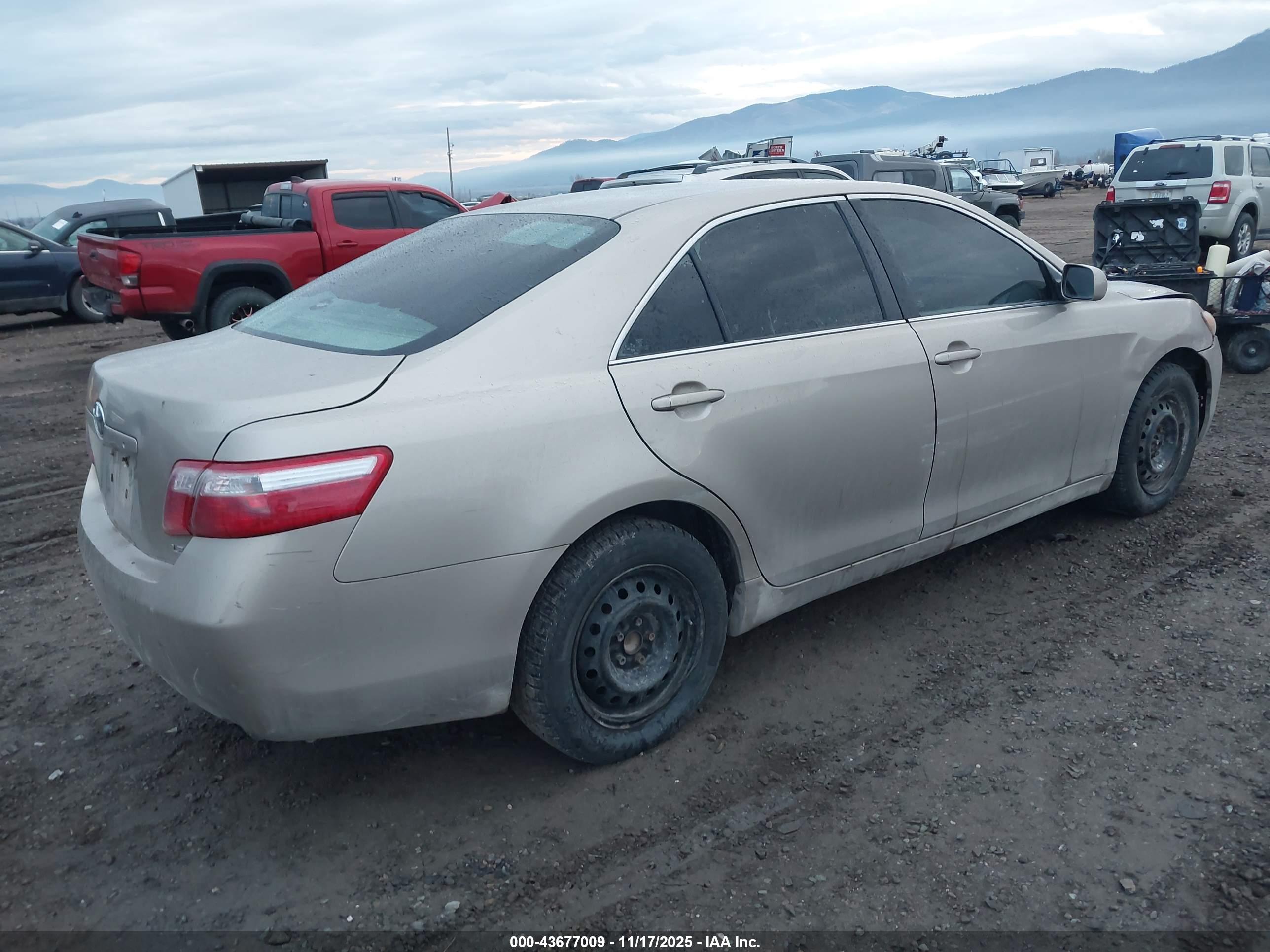 TOYOTA CAMRY image 4
