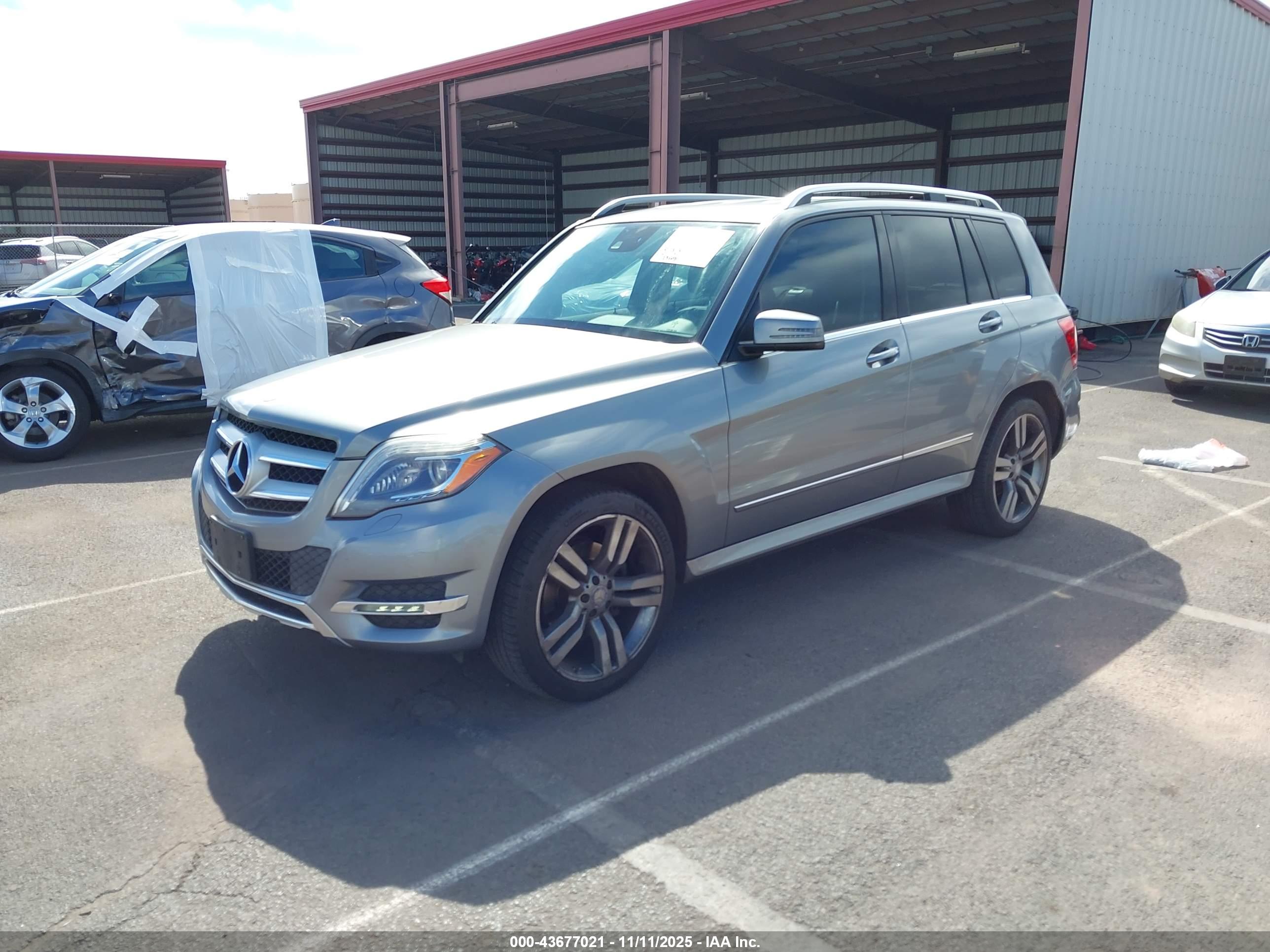 MERCEDES-BENZ GLK image 2