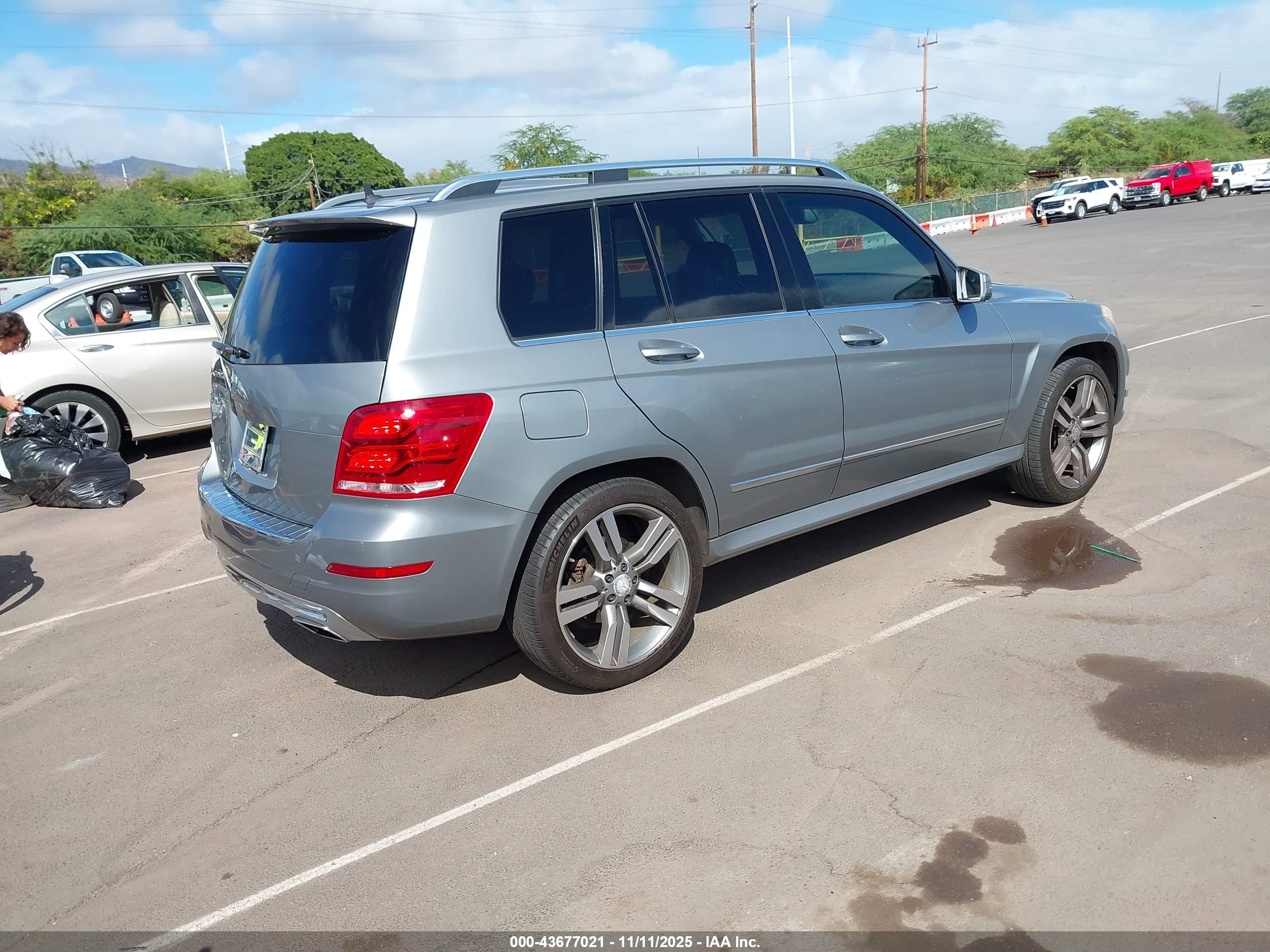 MERCEDES-BENZ GLK image 4