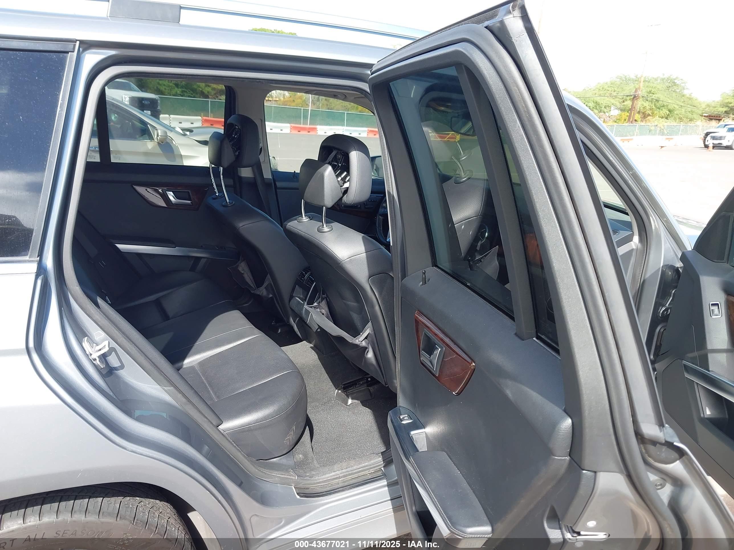MERCEDES-BENZ GLK image 8