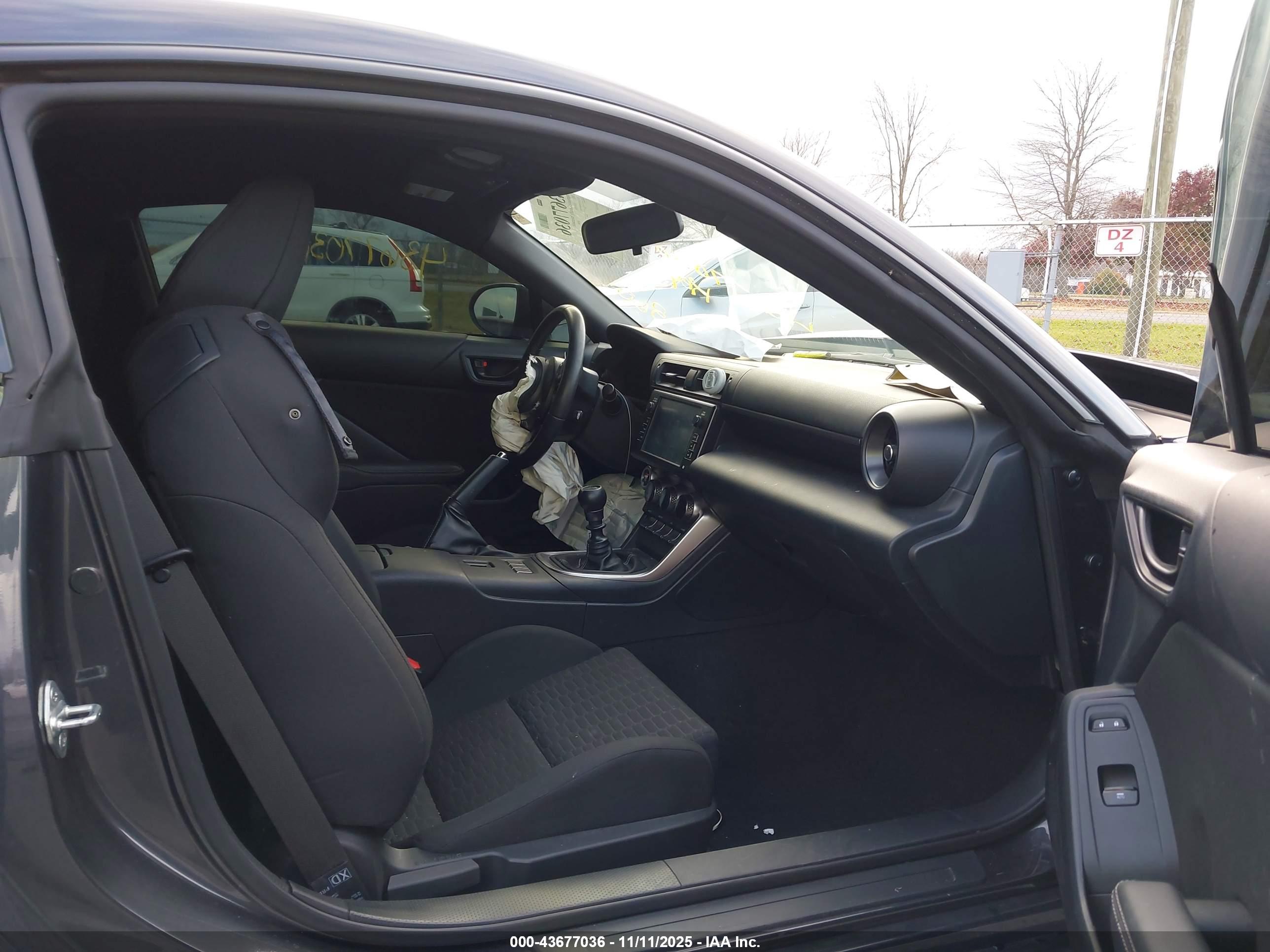 TOYOTA GR86 image 5