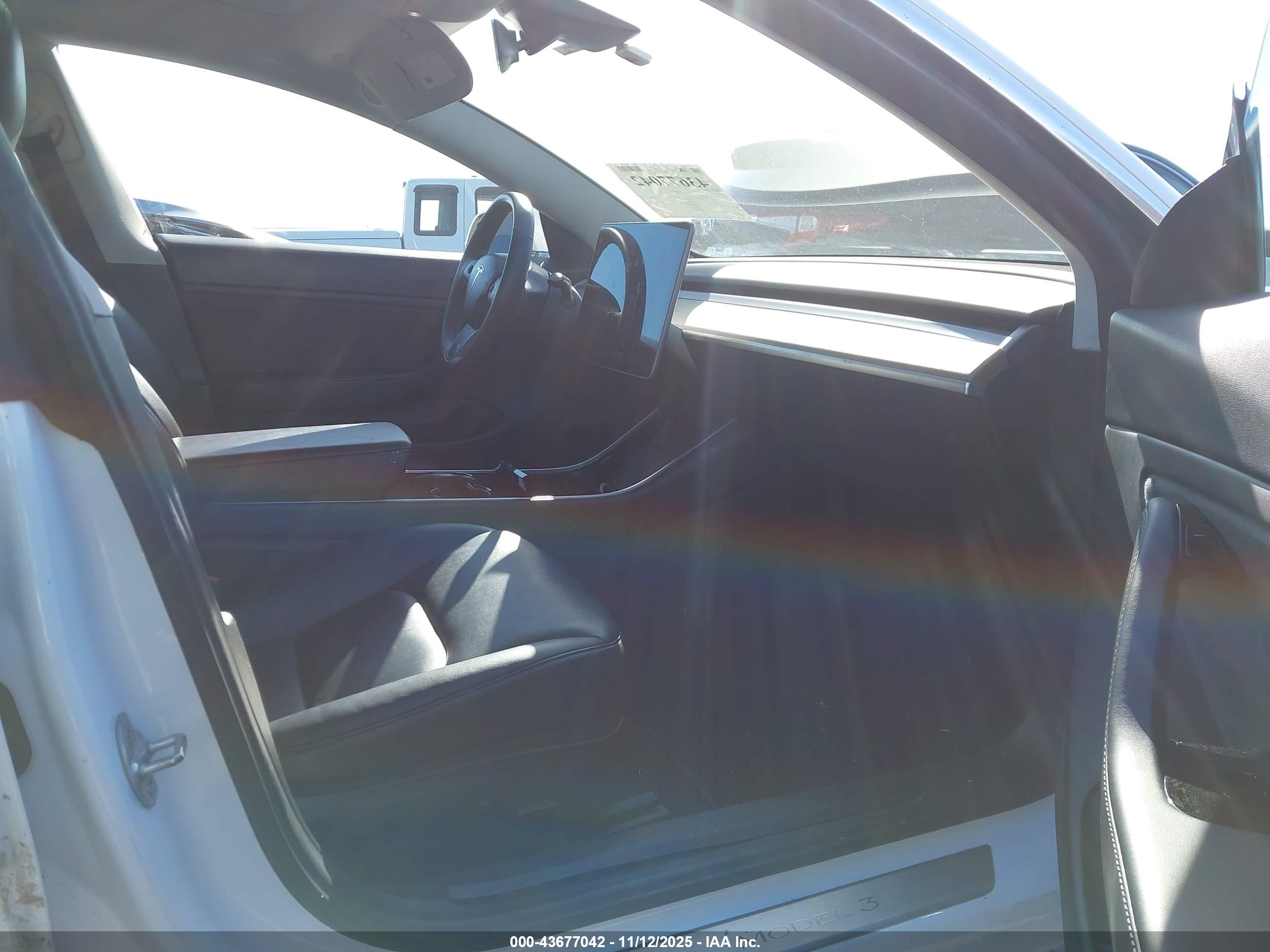 TESLA MODEL image 5