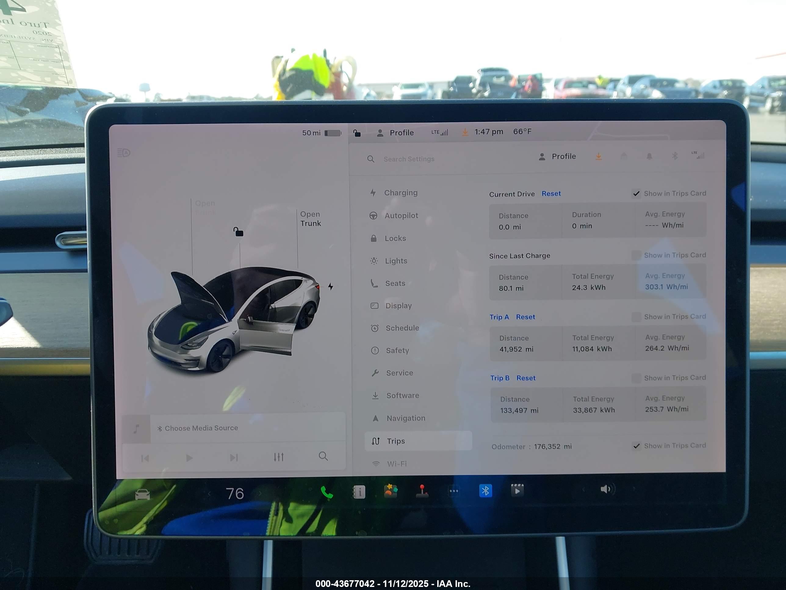 TESLA MODEL image 7