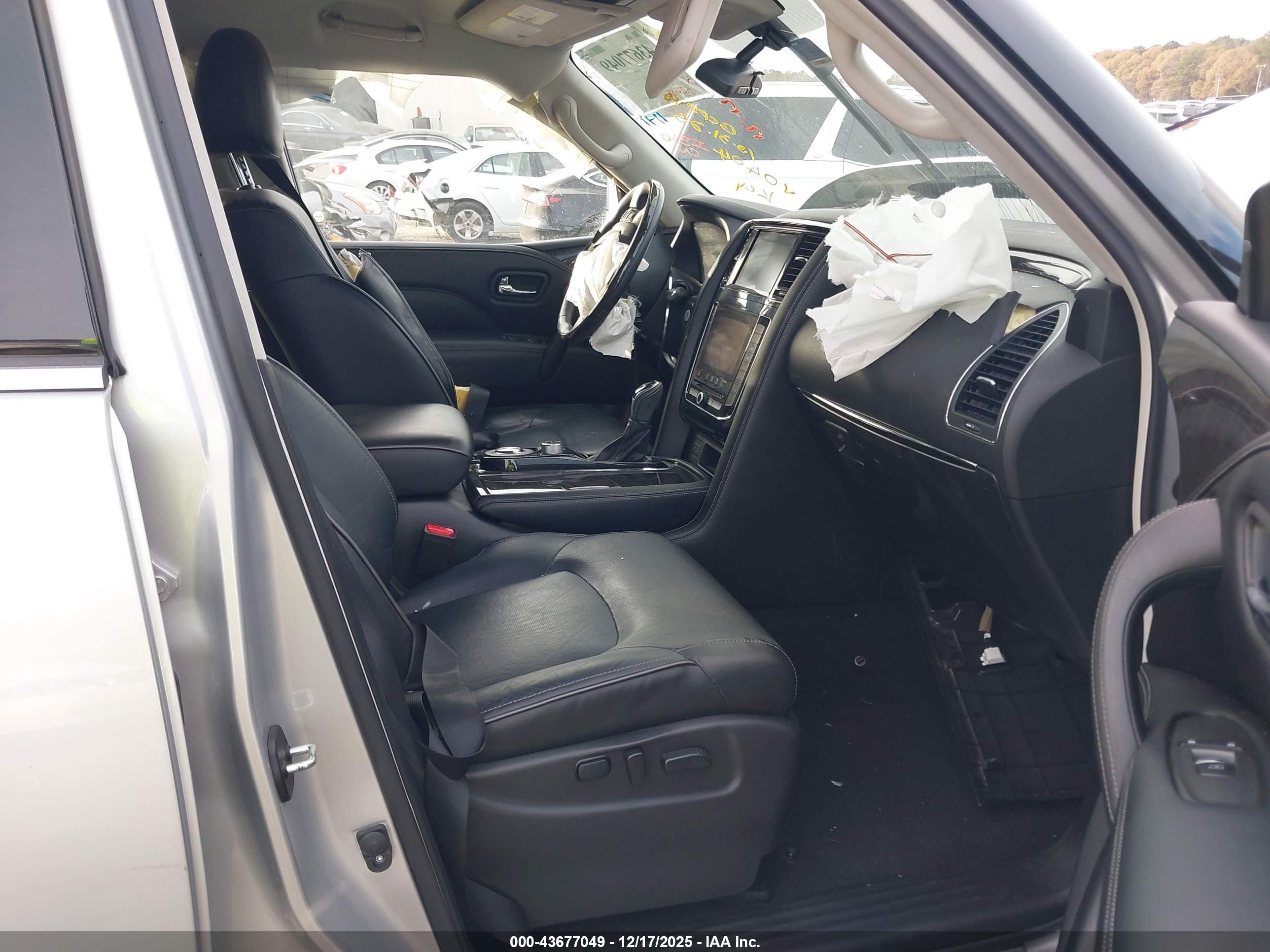INFINITI QX80 image 5