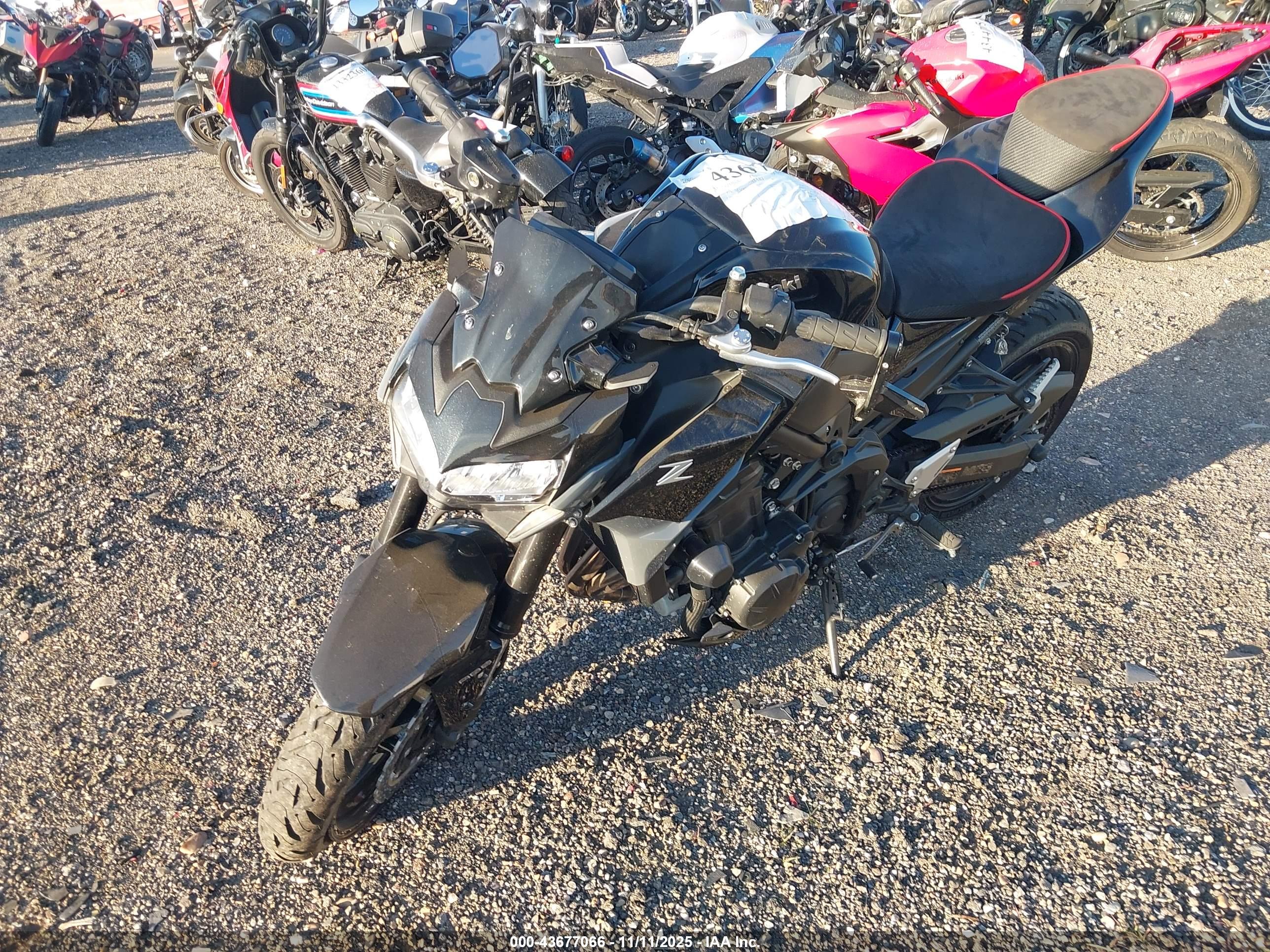 KAWASAKI ZR900 image 2