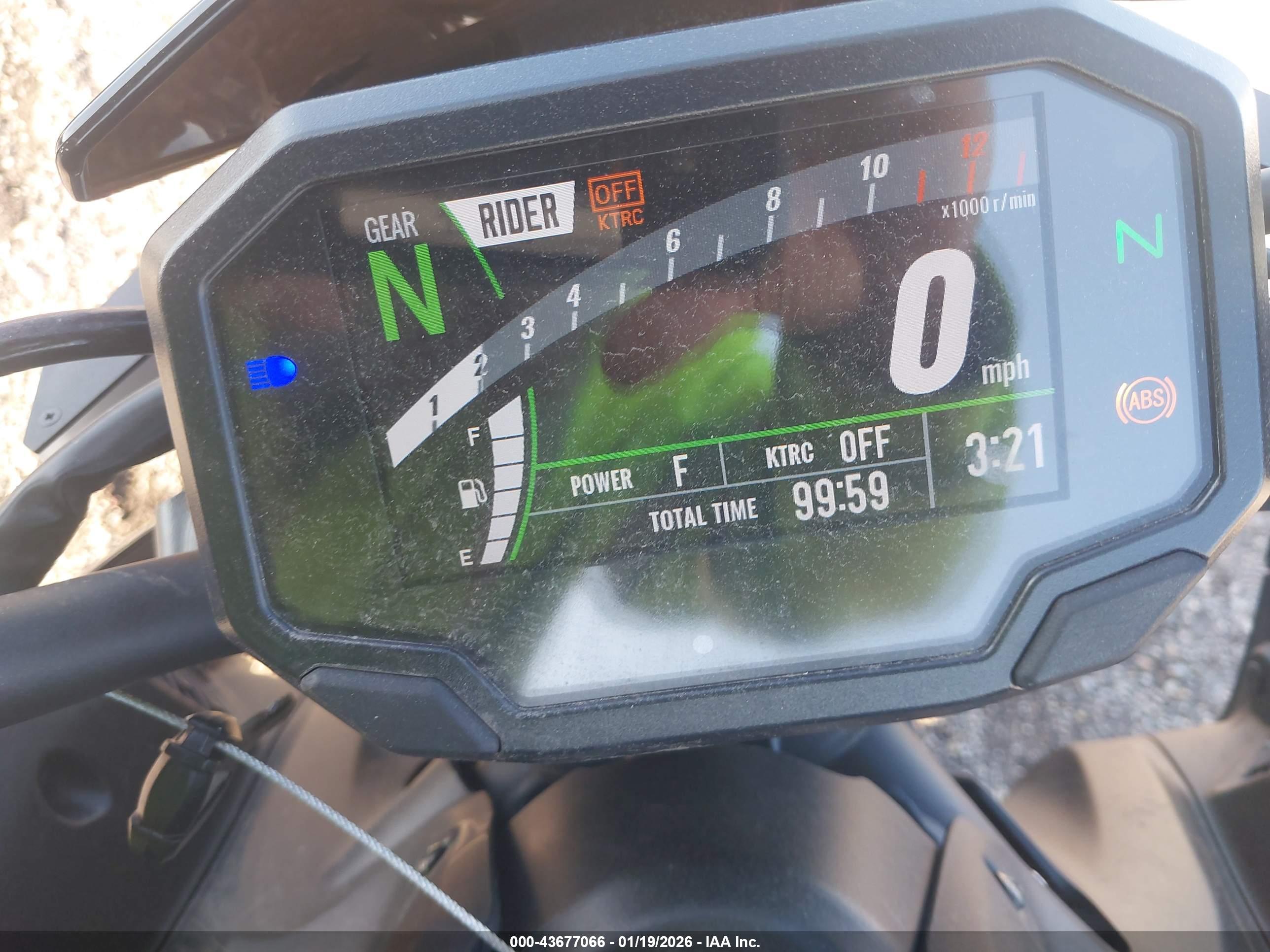 KAWASAKI ZR900 image 7
