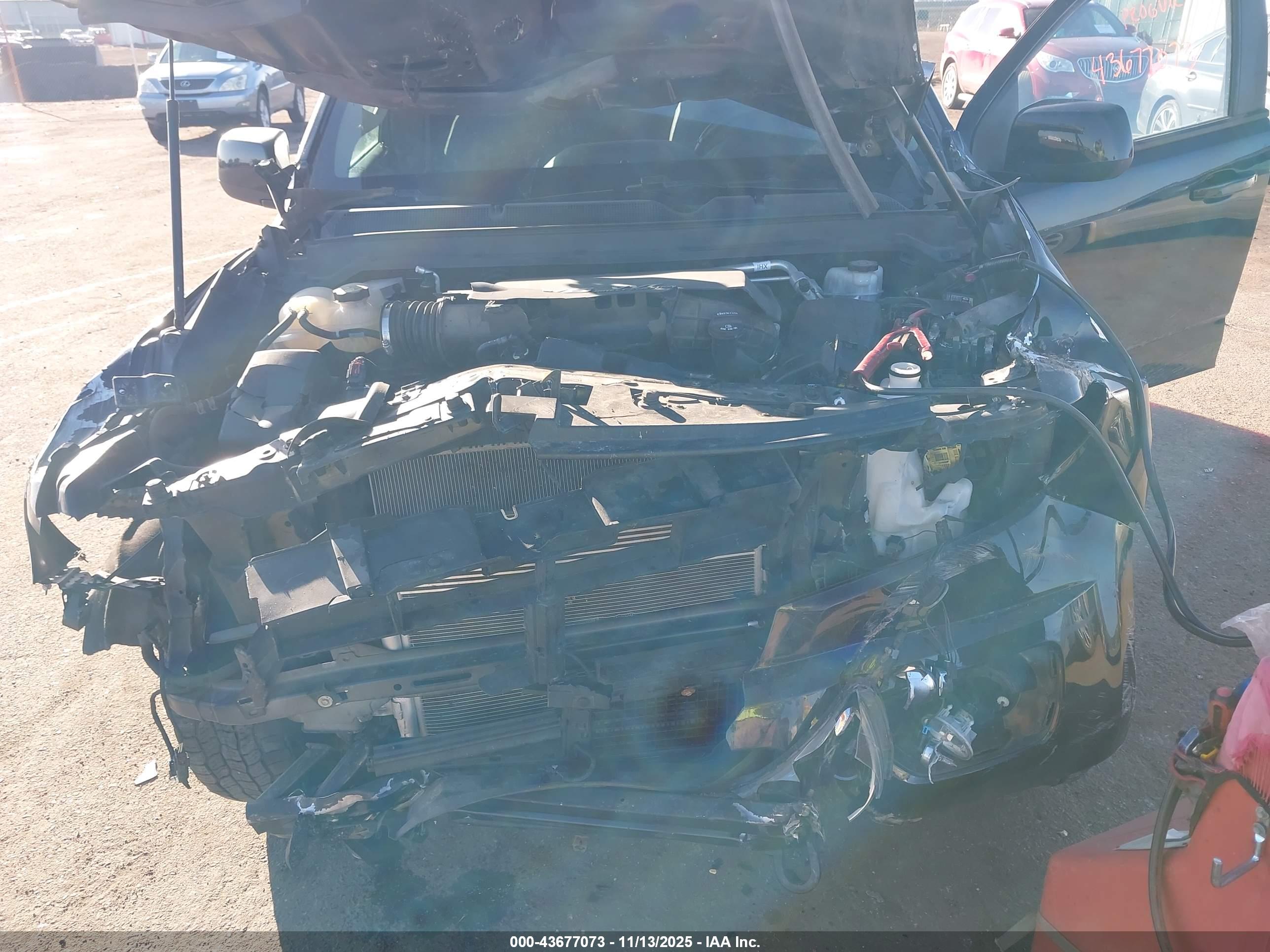 CHEVROLET COLORADO image 10