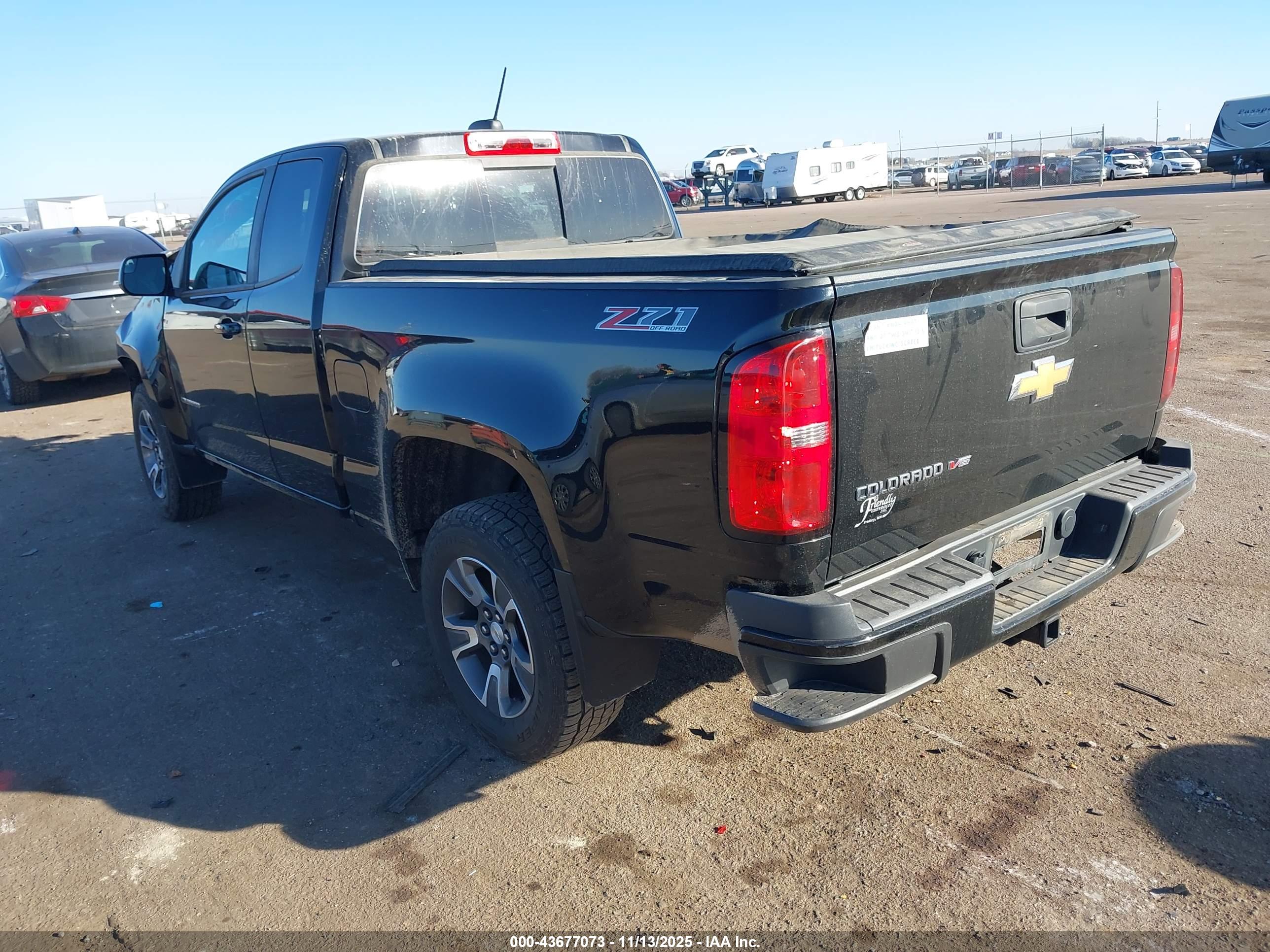 CHEVROLET COLORADO image 3
