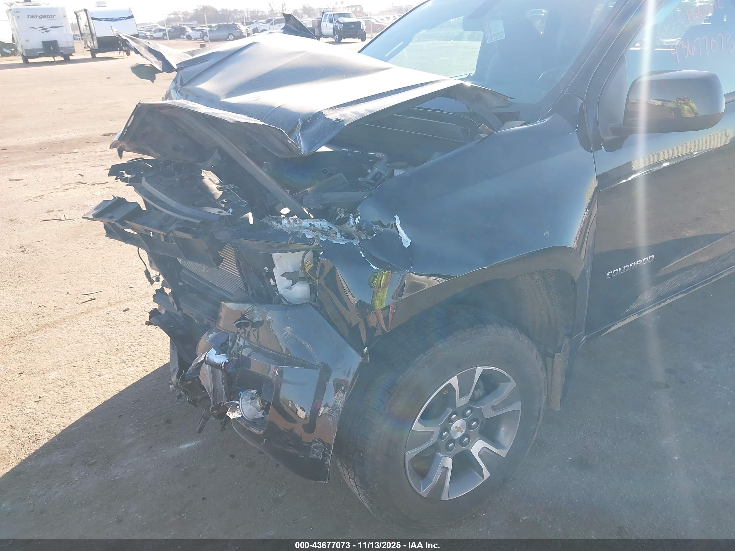 CHEVROLET COLORADO image 6