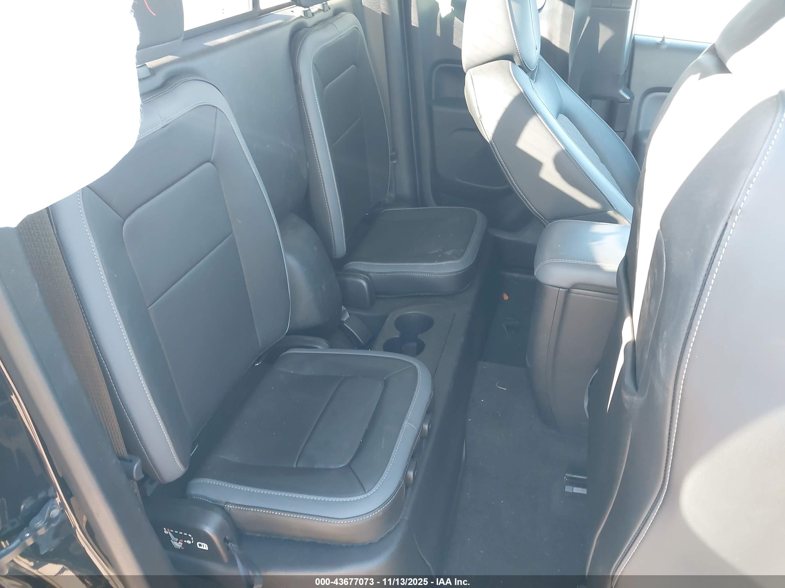 CHEVROLET COLORADO image 8