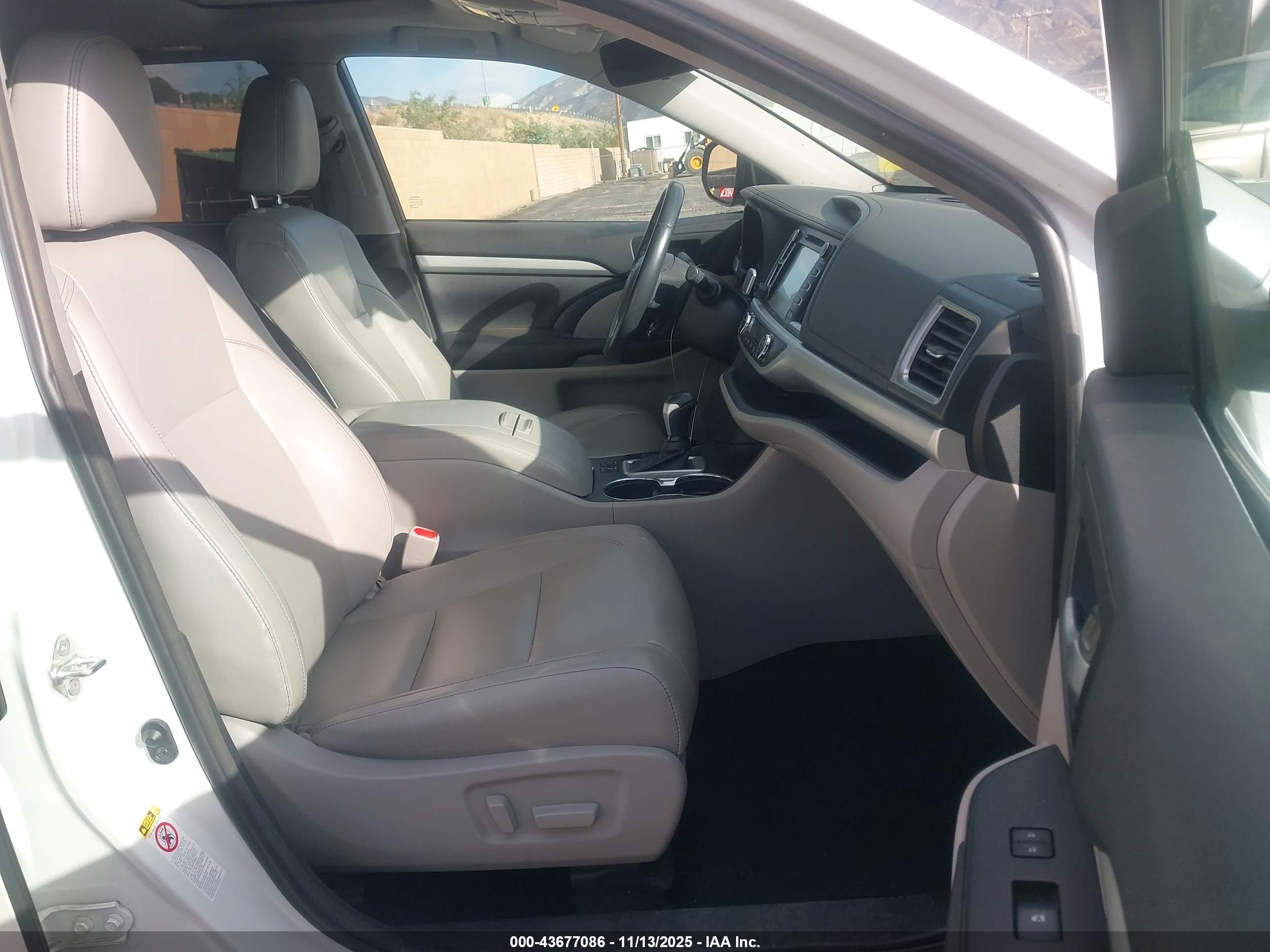 TOYOTA HIGHLANDER image 5