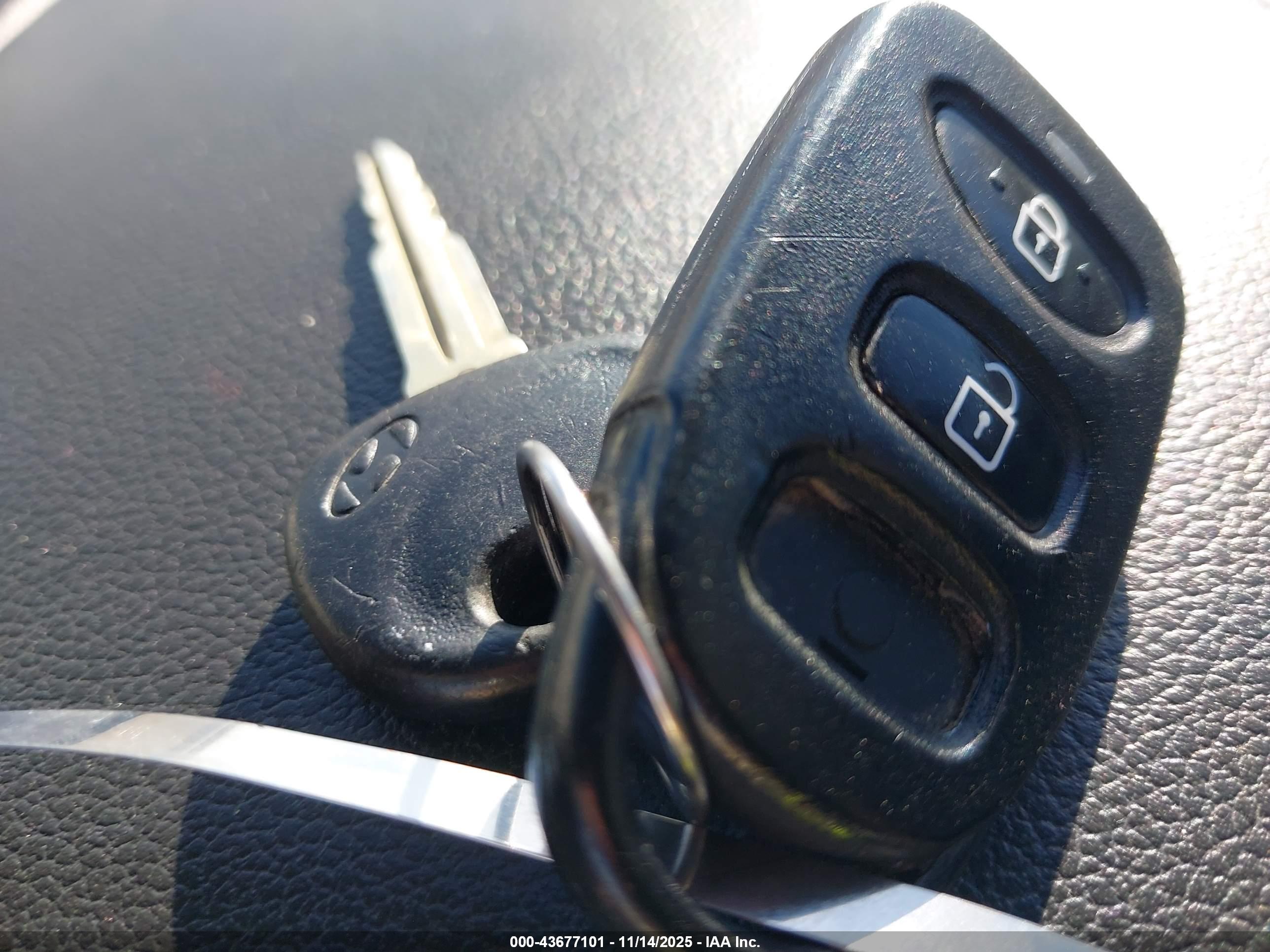 HYUNDAI ELANTRA image 11
