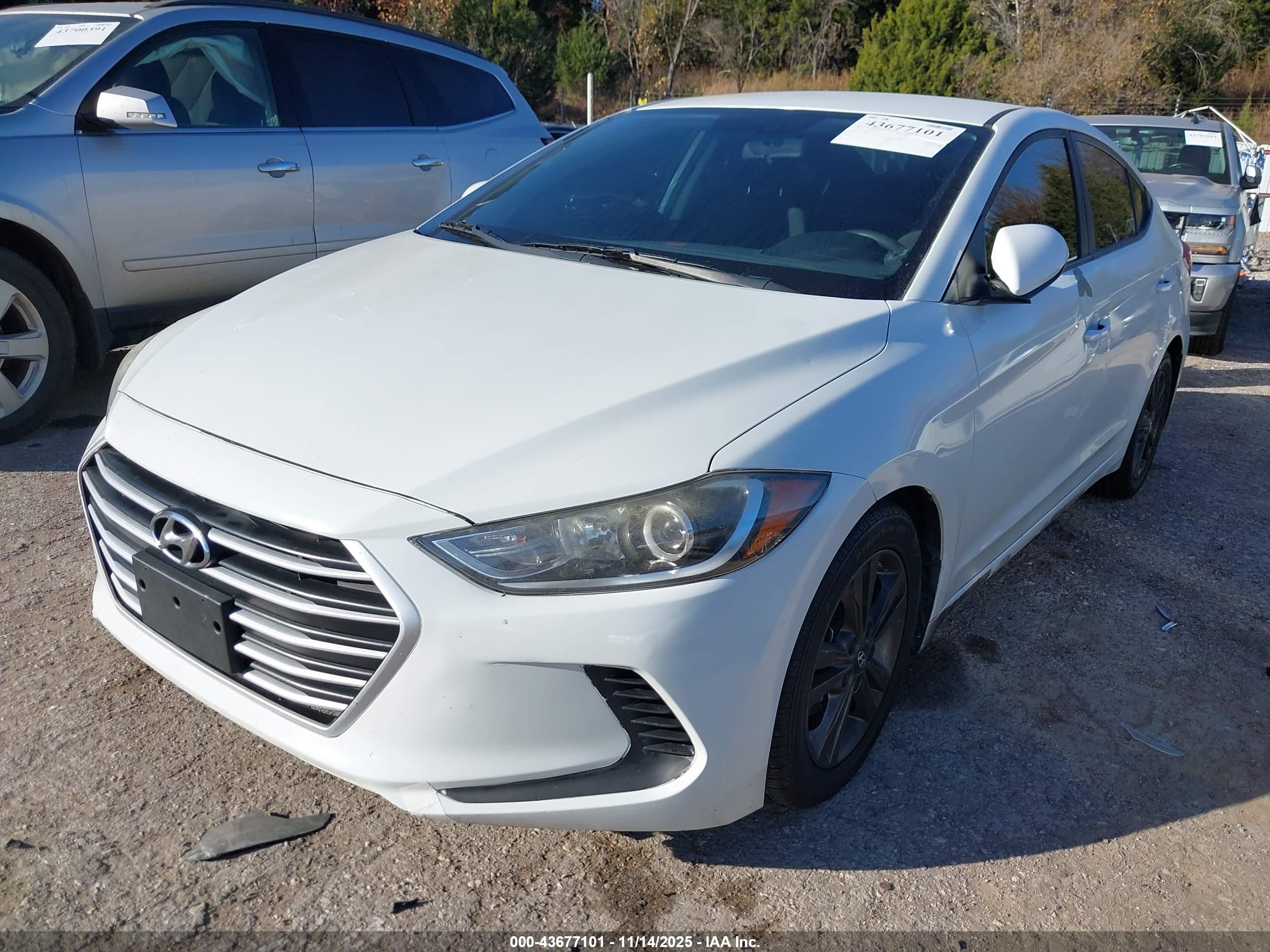 HYUNDAI ELANTRA image 2