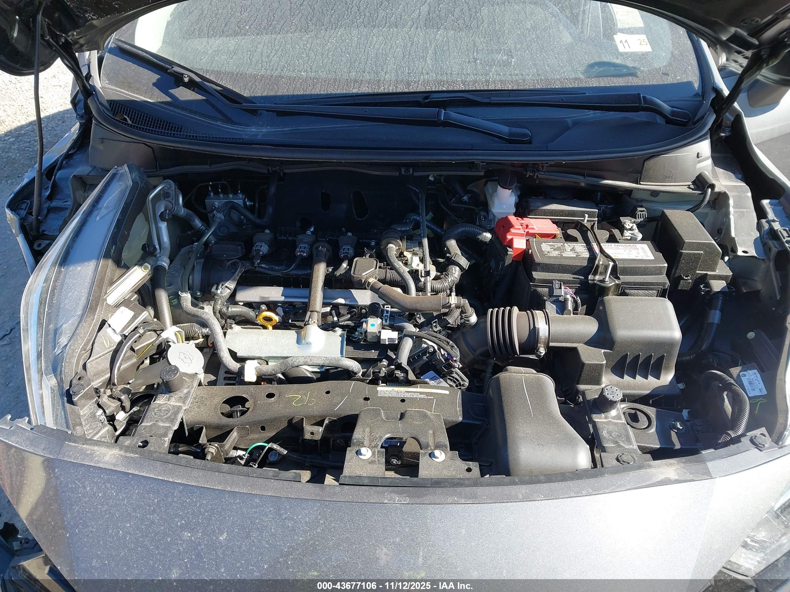 NISSAN VERSA image 10