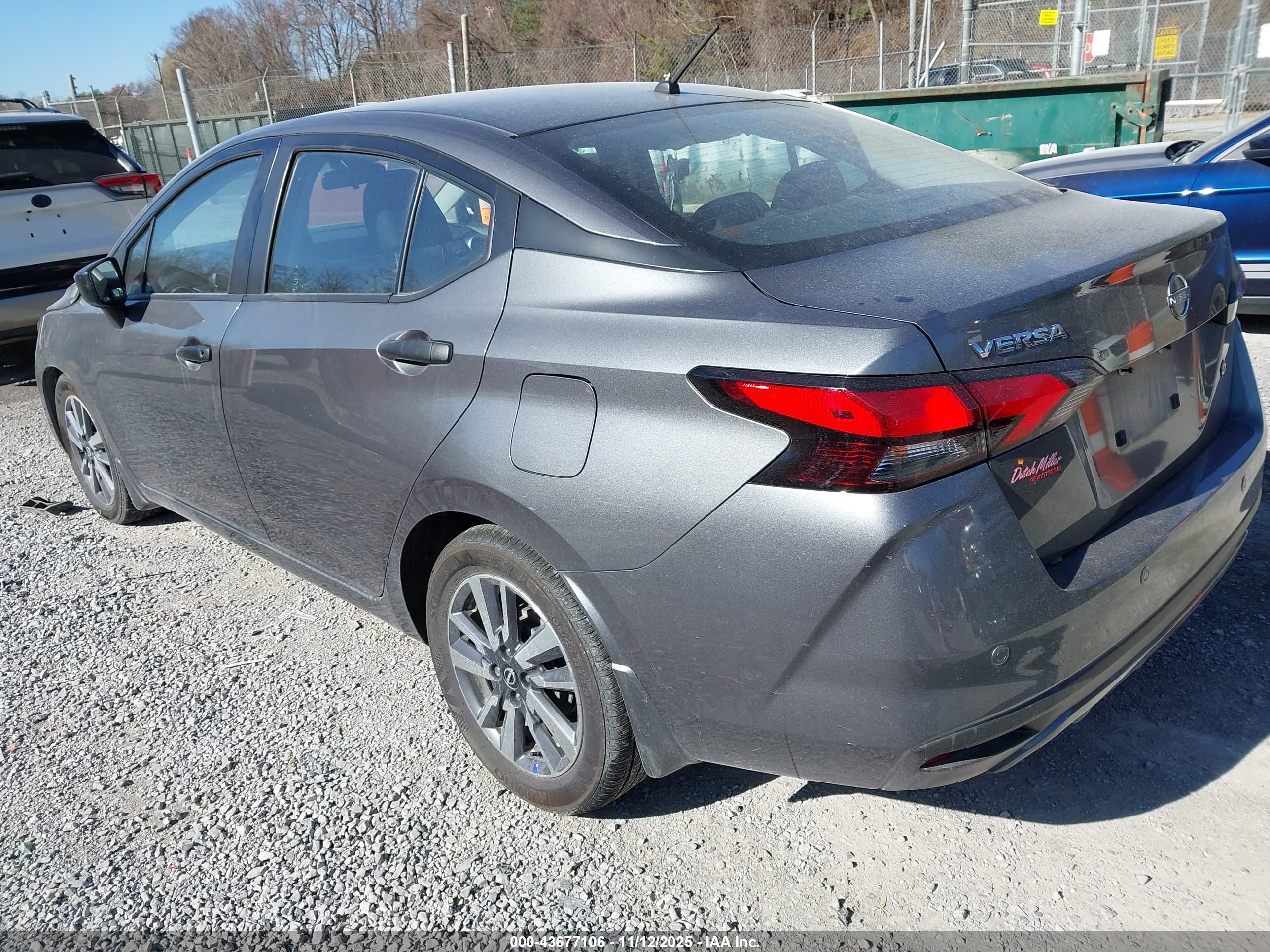 NISSAN VERSA image 3