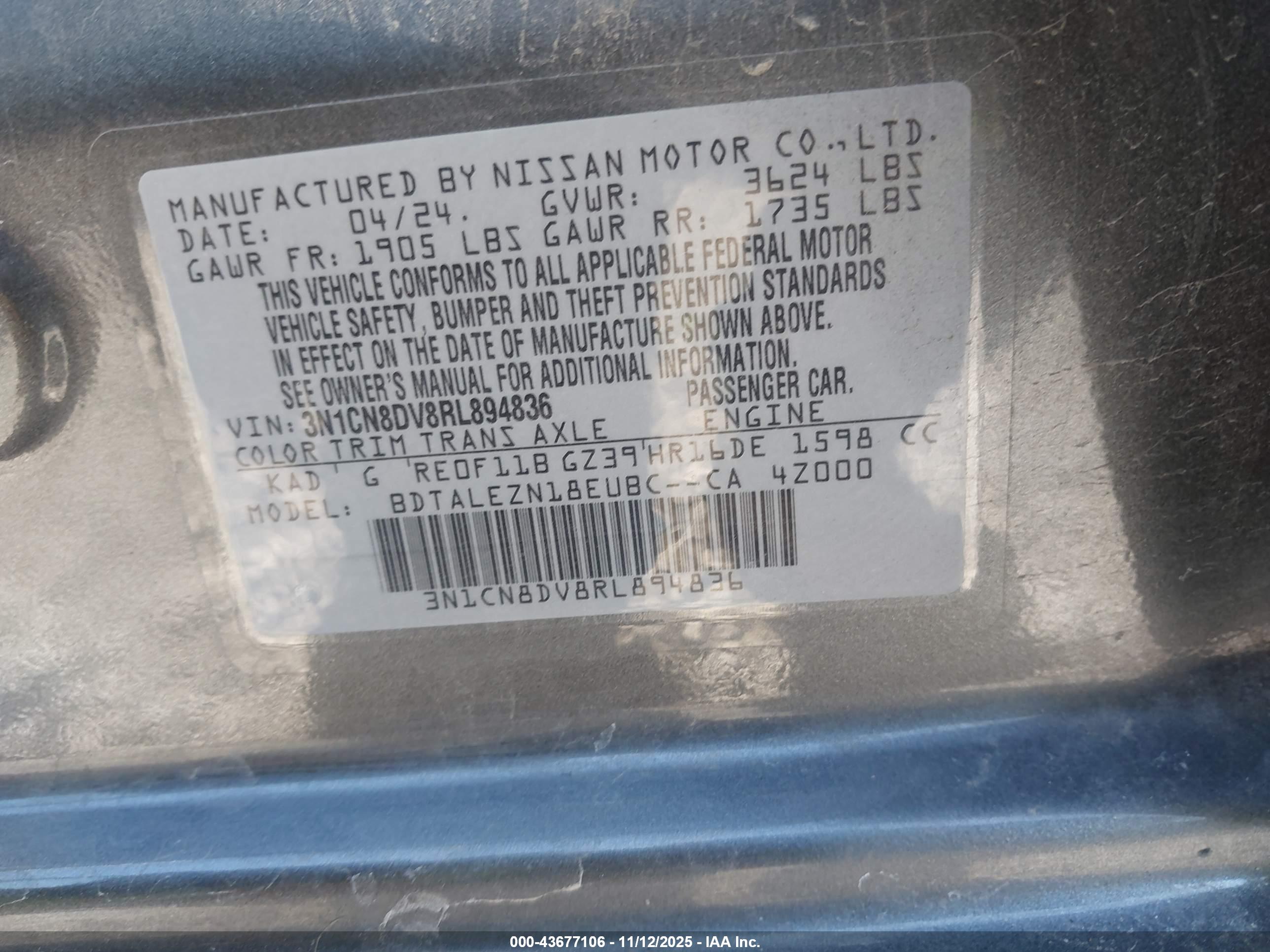 NISSAN VERSA image 9