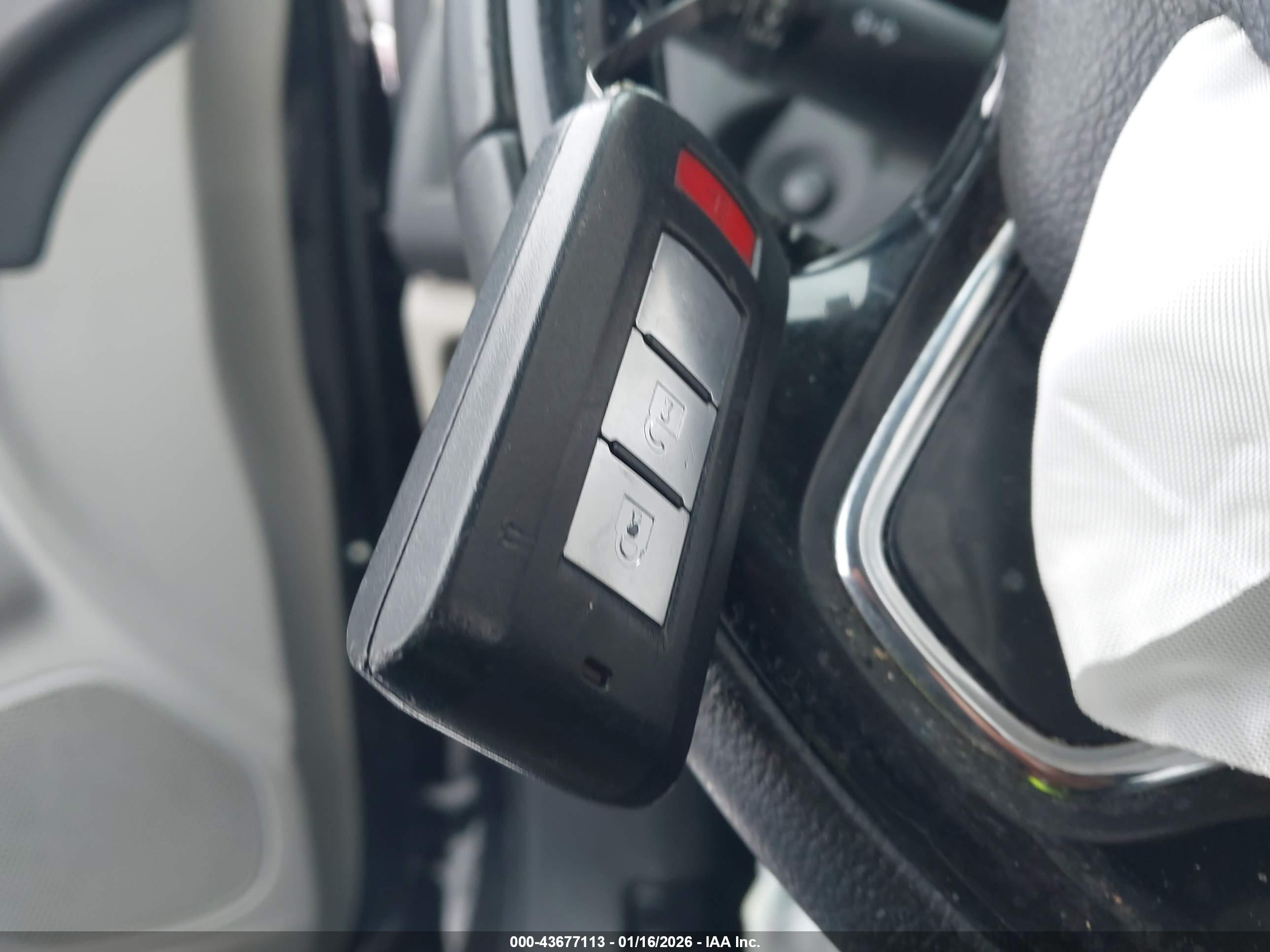 MITSUBISHI OUTLANDER image 11