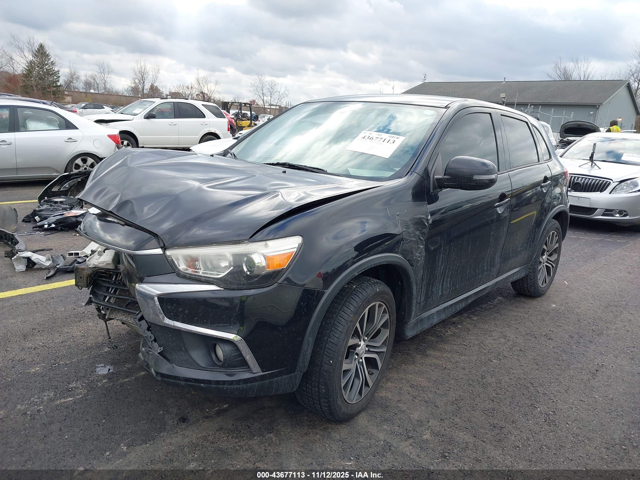 MITSUBISHI OUTLANDER image 2