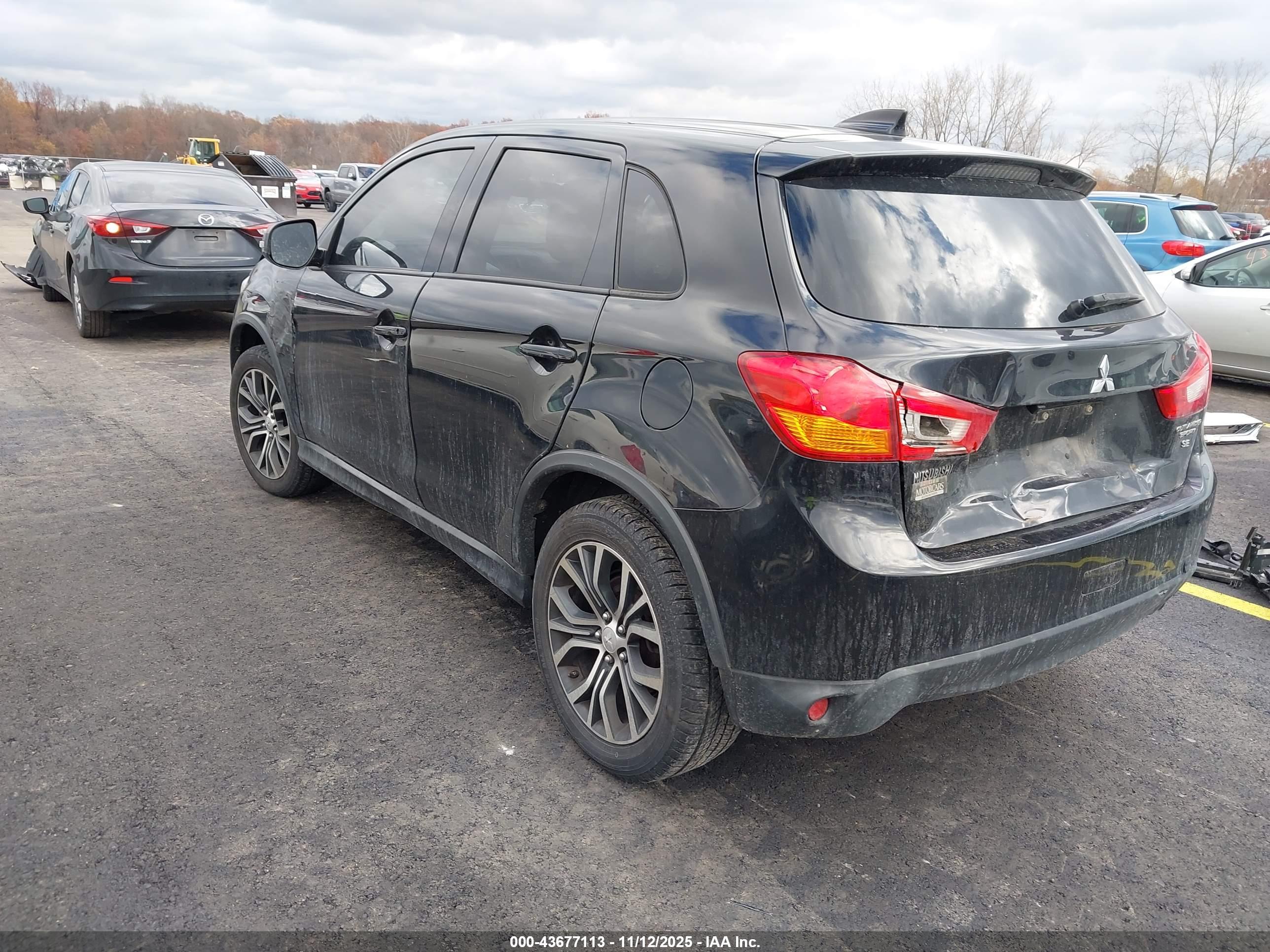 MITSUBISHI OUTLANDER image 3