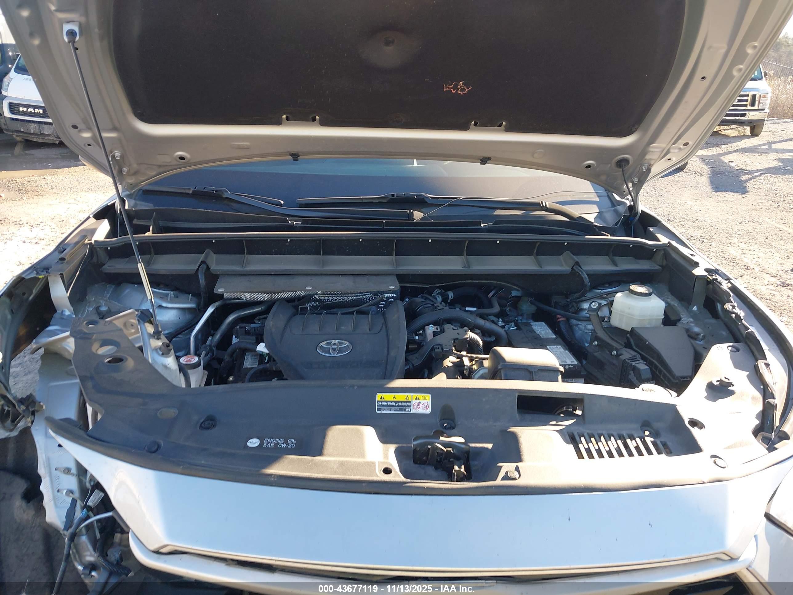 TOYOTA HIGHLANDER image 10