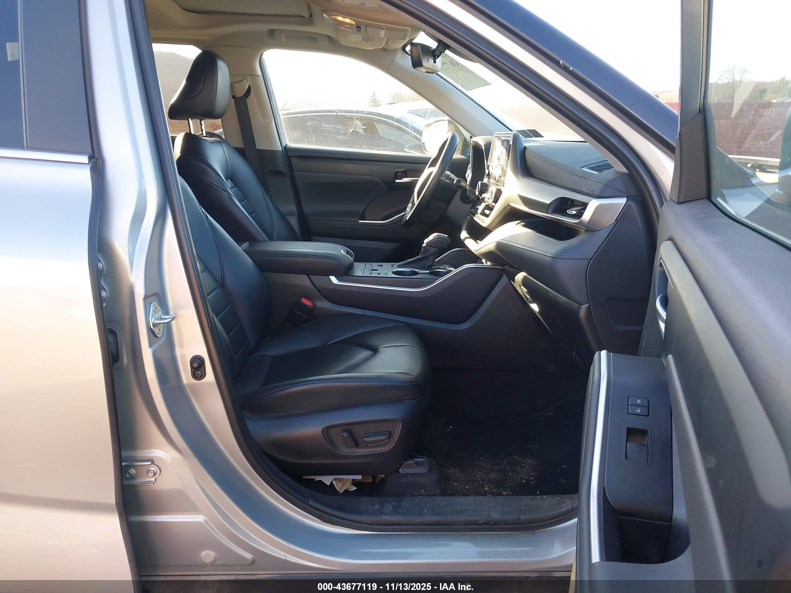 TOYOTA HIGHLANDER image 5