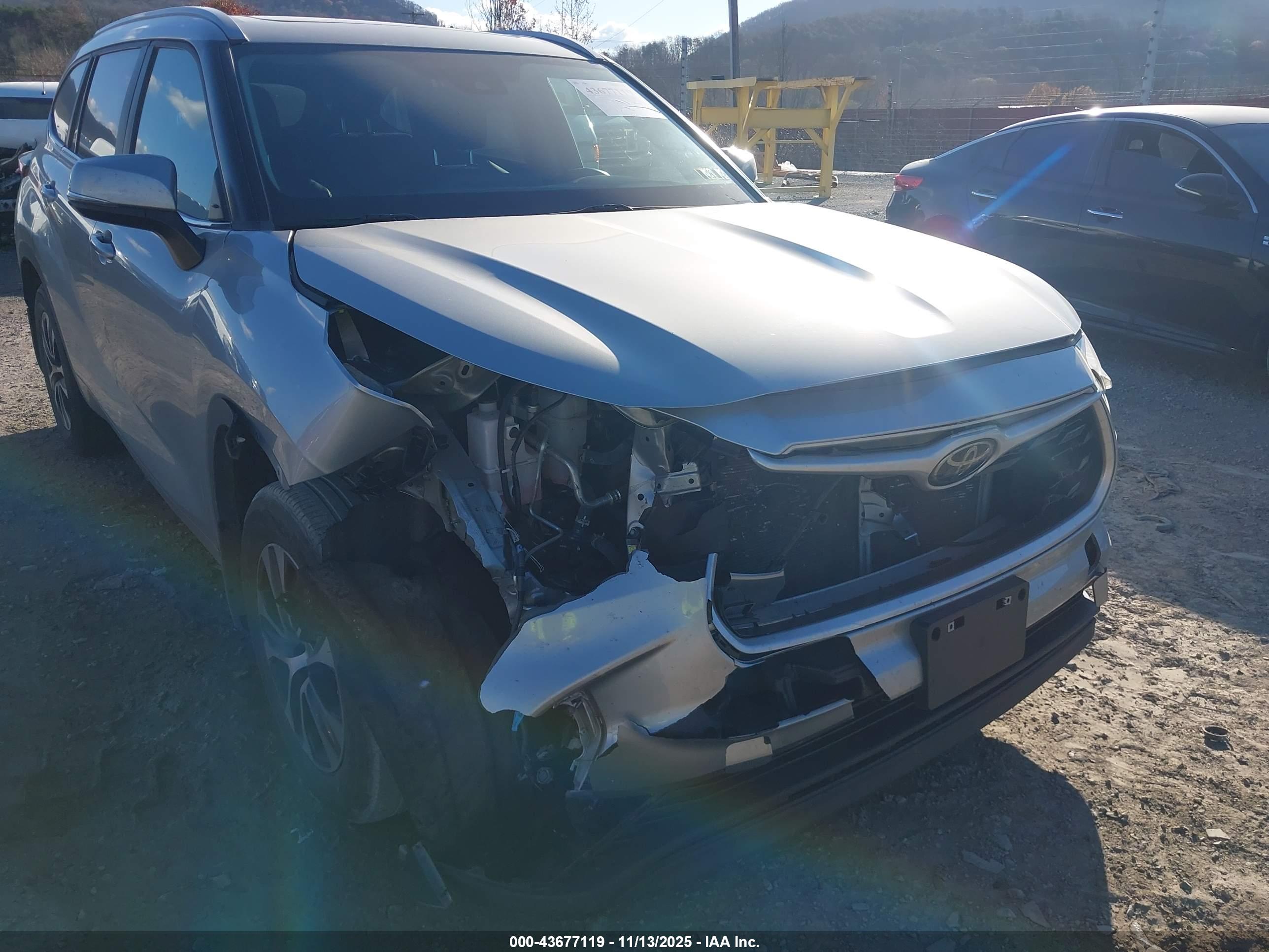 TOYOTA HIGHLANDER image 6
