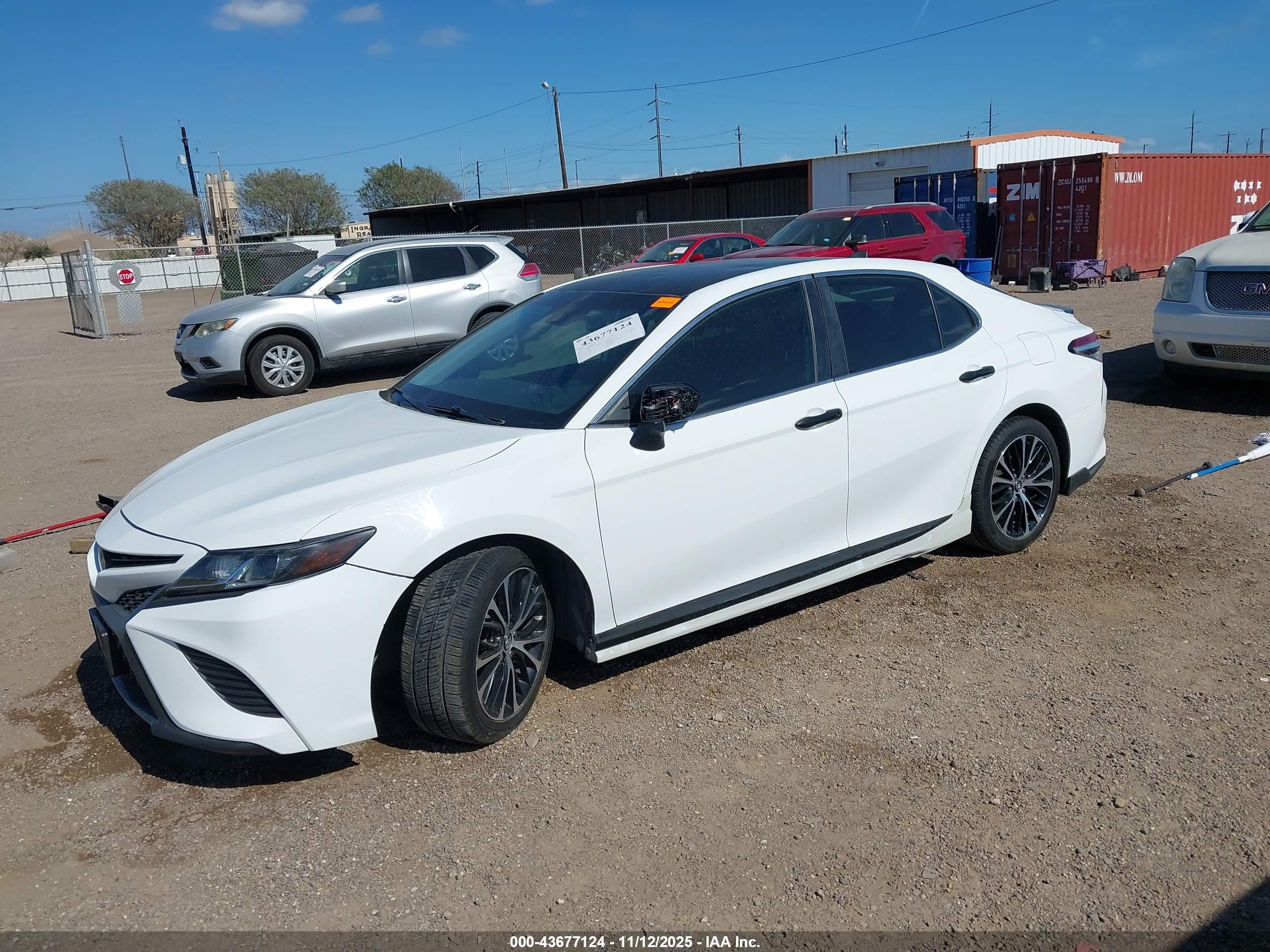 TOYOTA CAMRY image 2