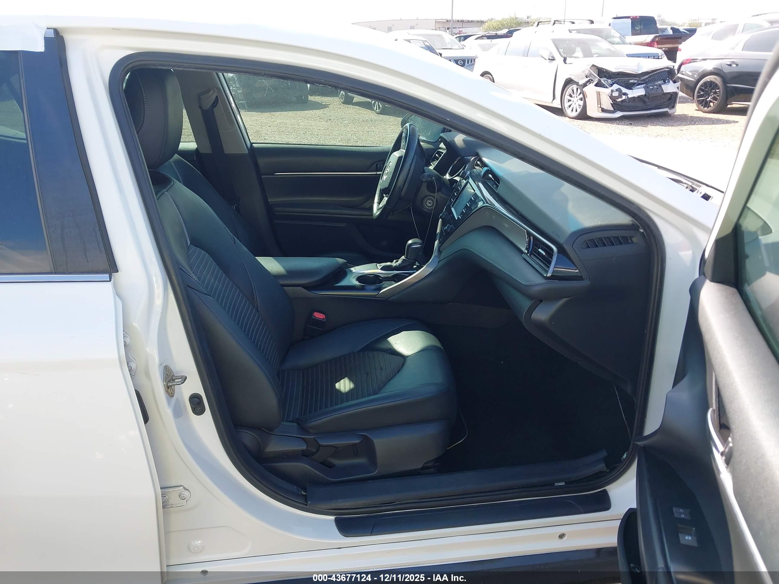 TOYOTA CAMRY image 5
