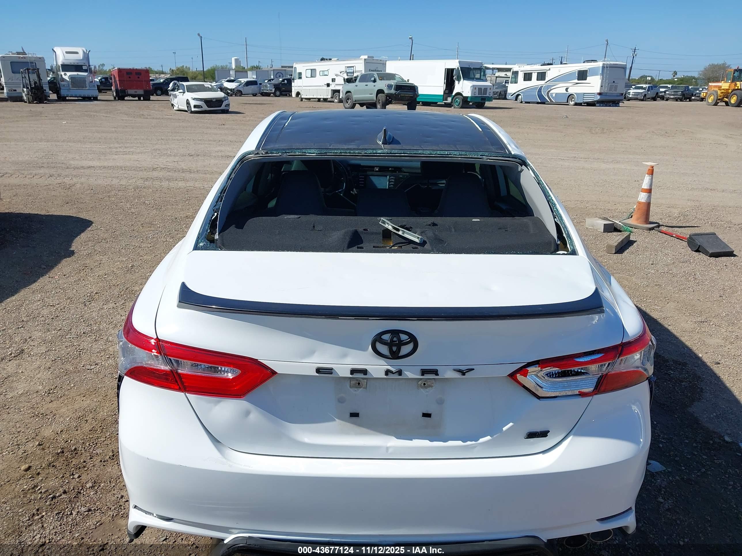 TOYOTA CAMRY image 6