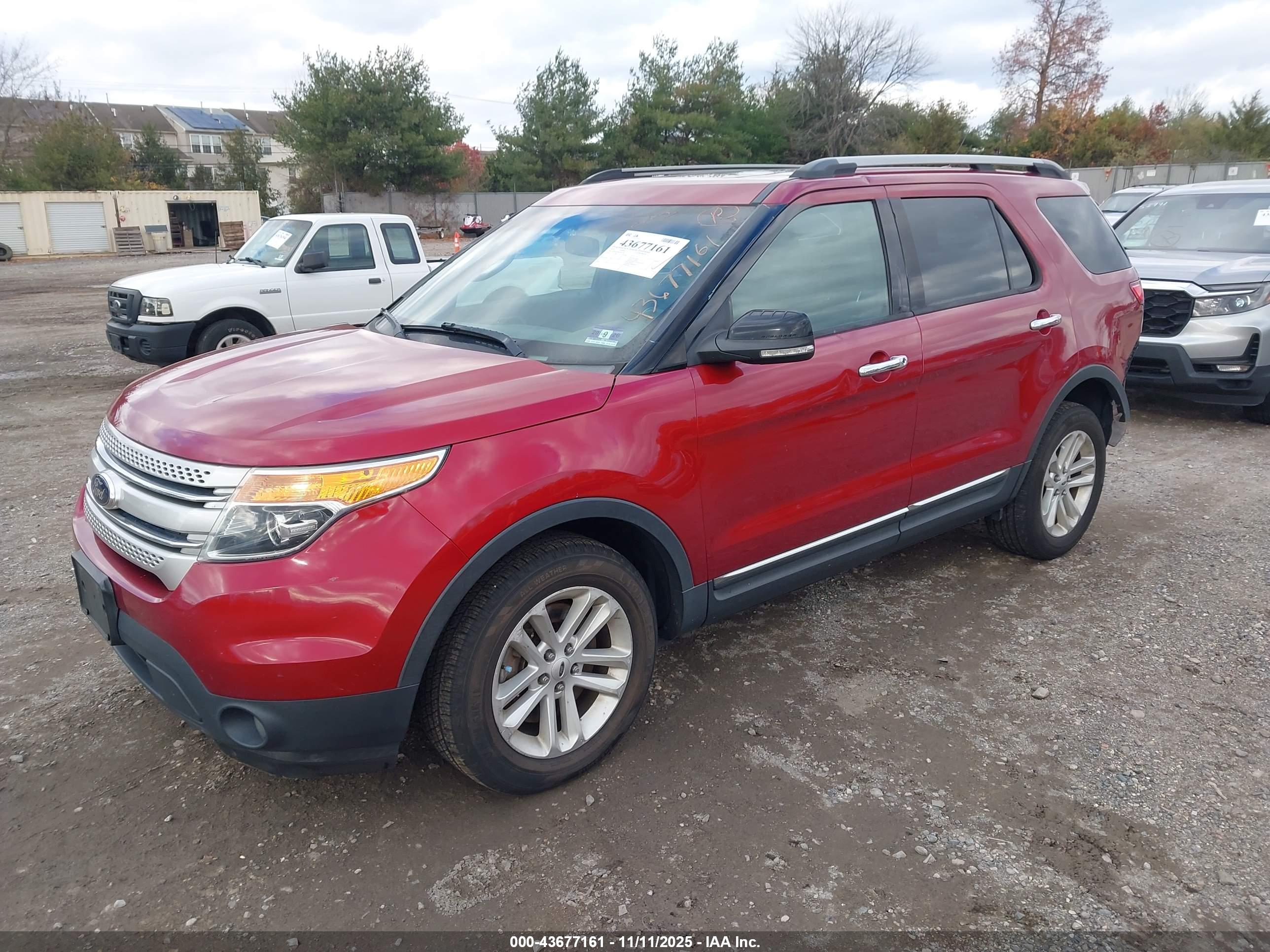 FORD EXPLORER image 2